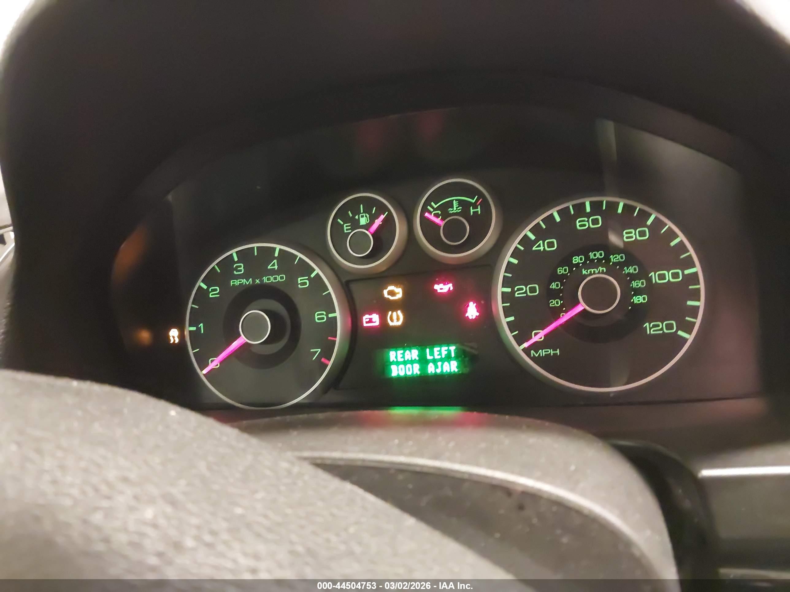 FORD FUSION image 7