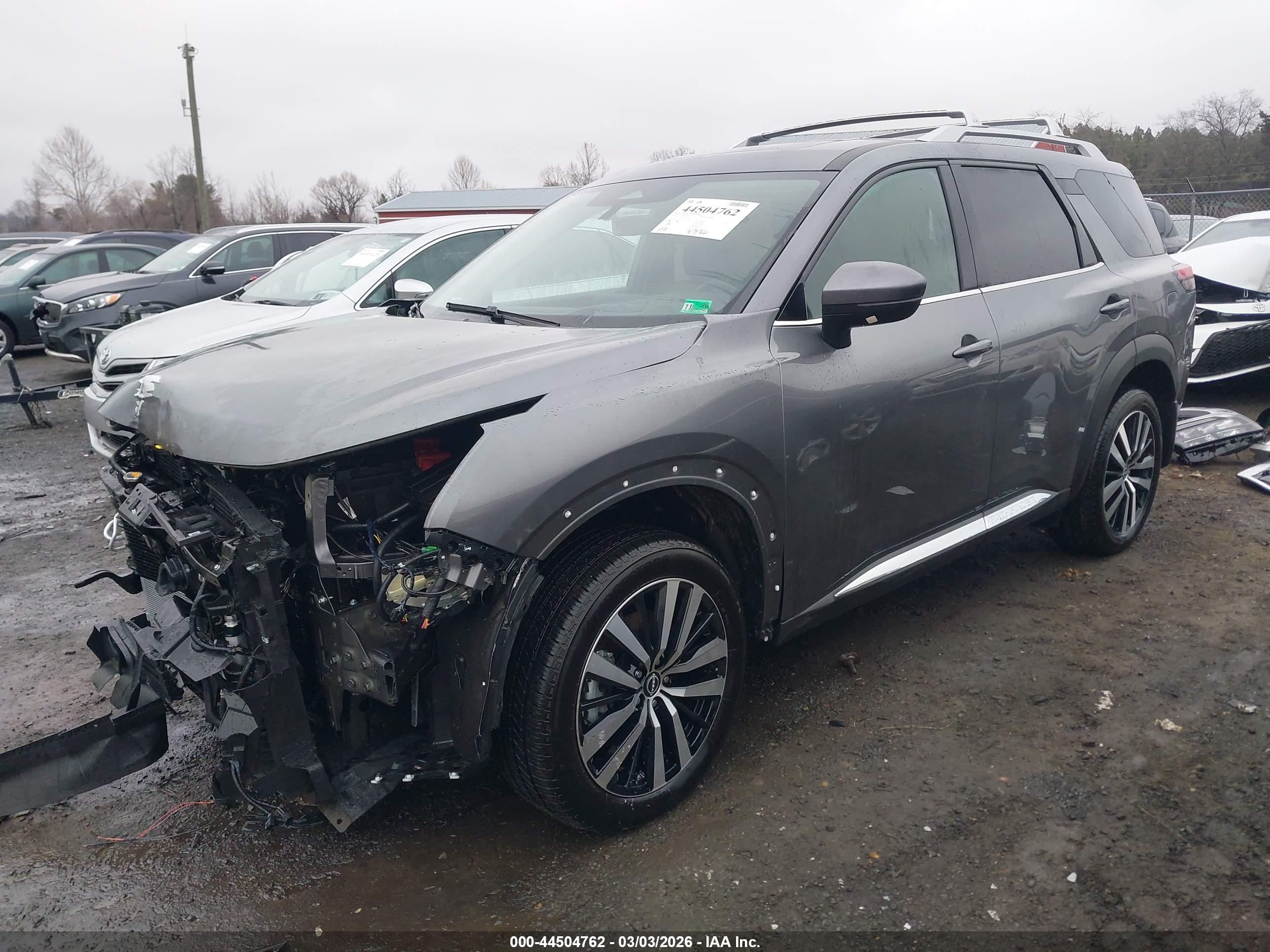 NISSAN PATHFINDER image 2