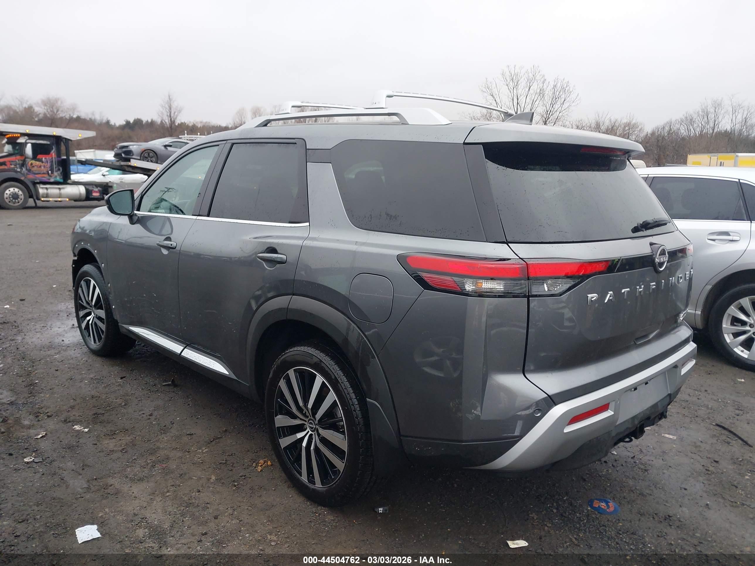 NISSAN PATHFINDER image 3