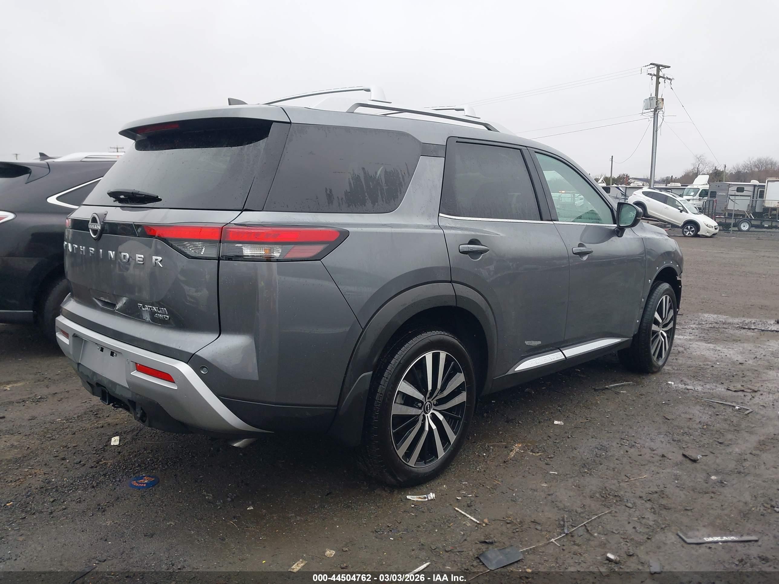NISSAN PATHFINDER image 4