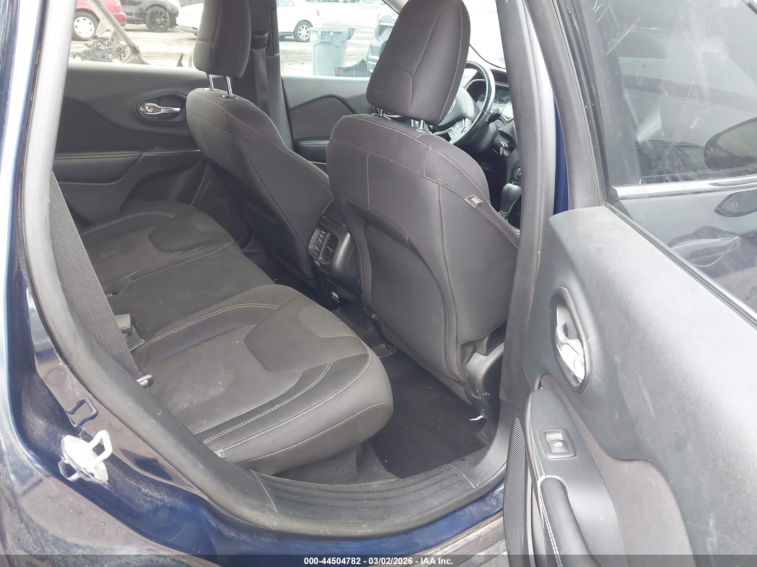 JEEP CHEROKEE image 8