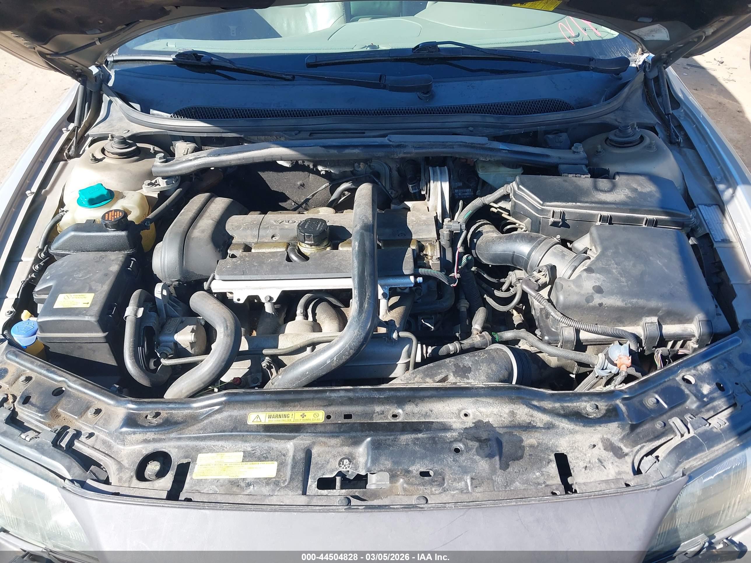VOLVO XC70 image 10