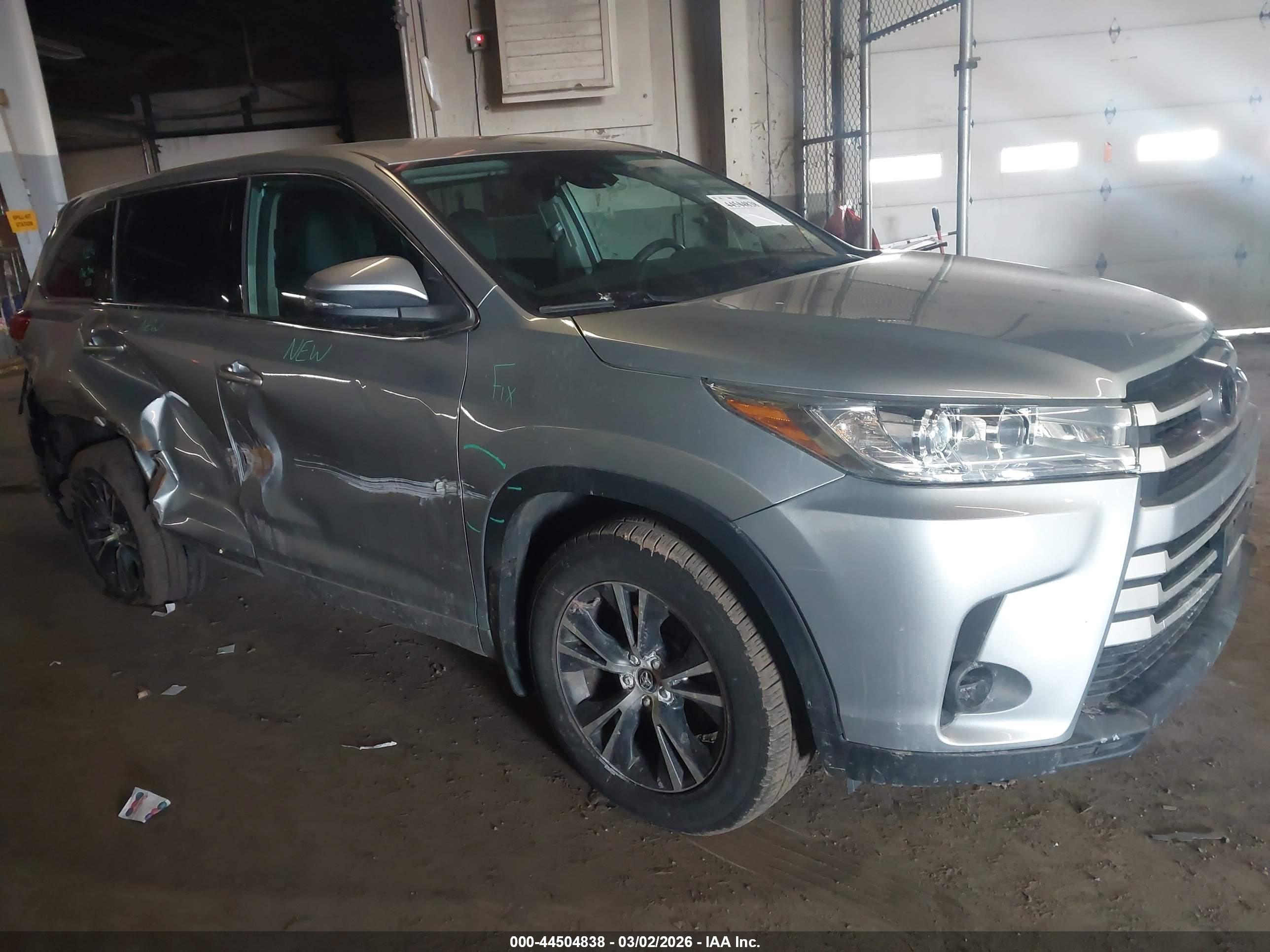 TOYOTA HIGHLANDER image 6