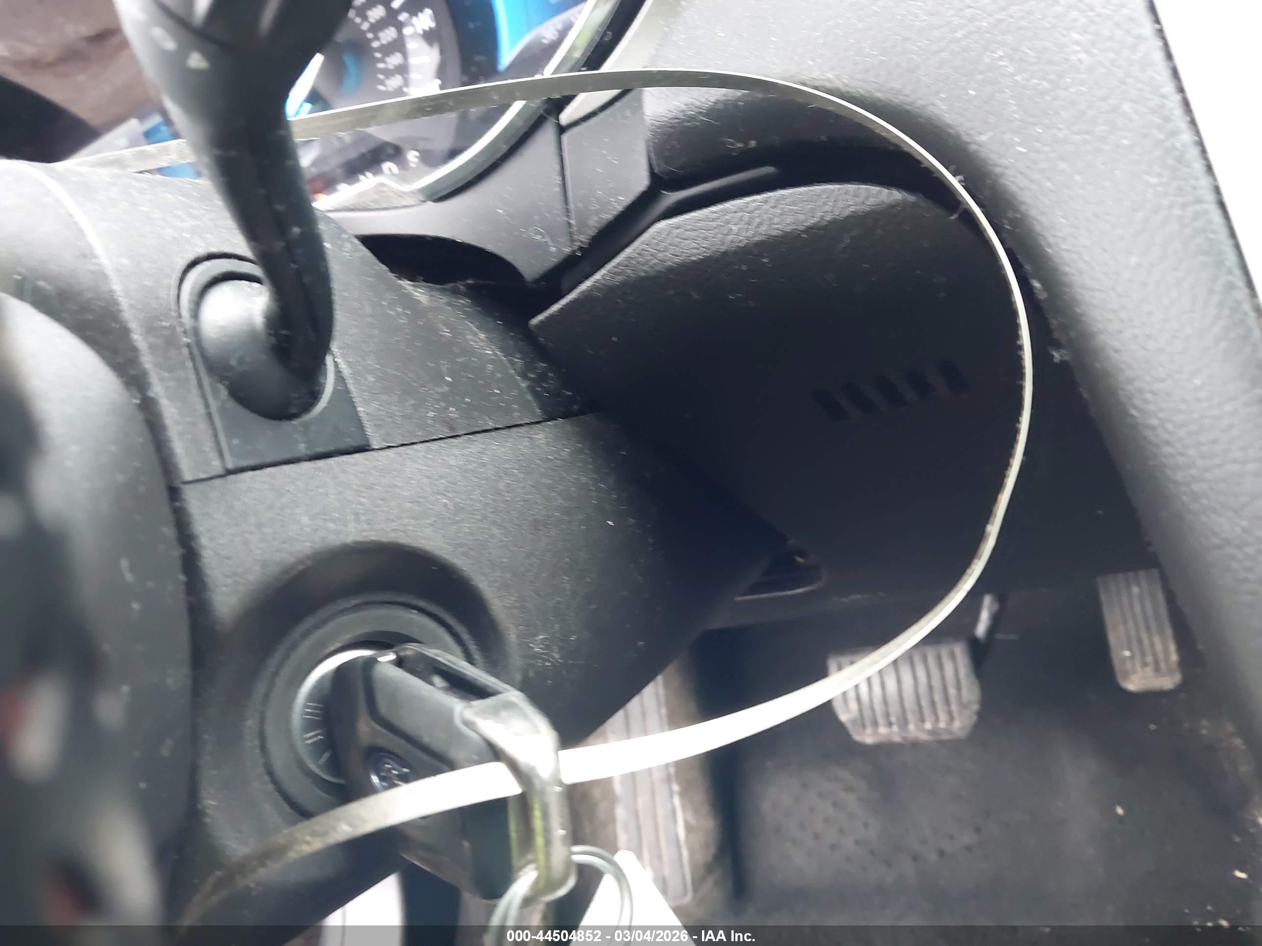 FORD FUSION image 11