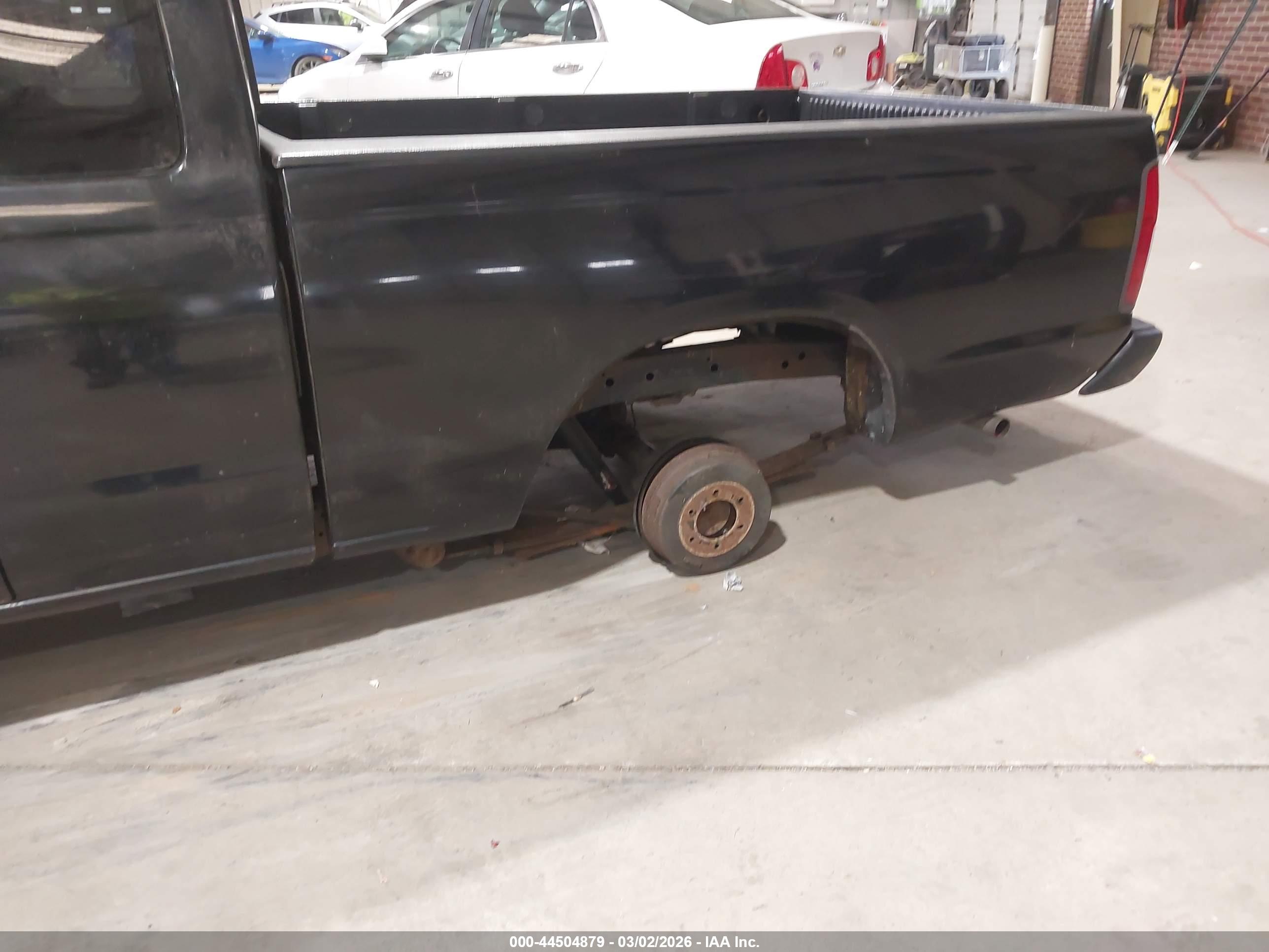 NISSAN FRONTIER image 6