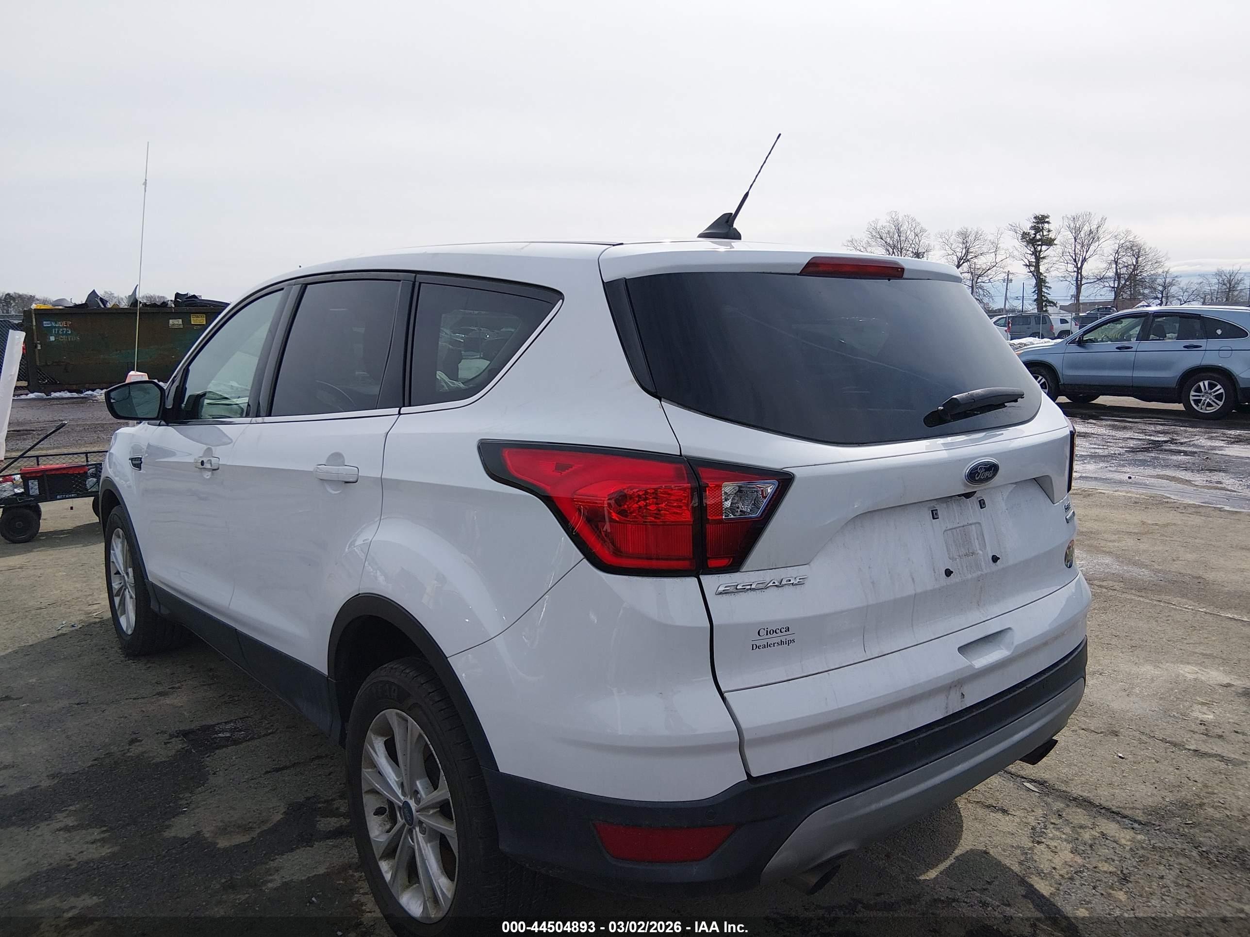 FORD ESCAPE image 3