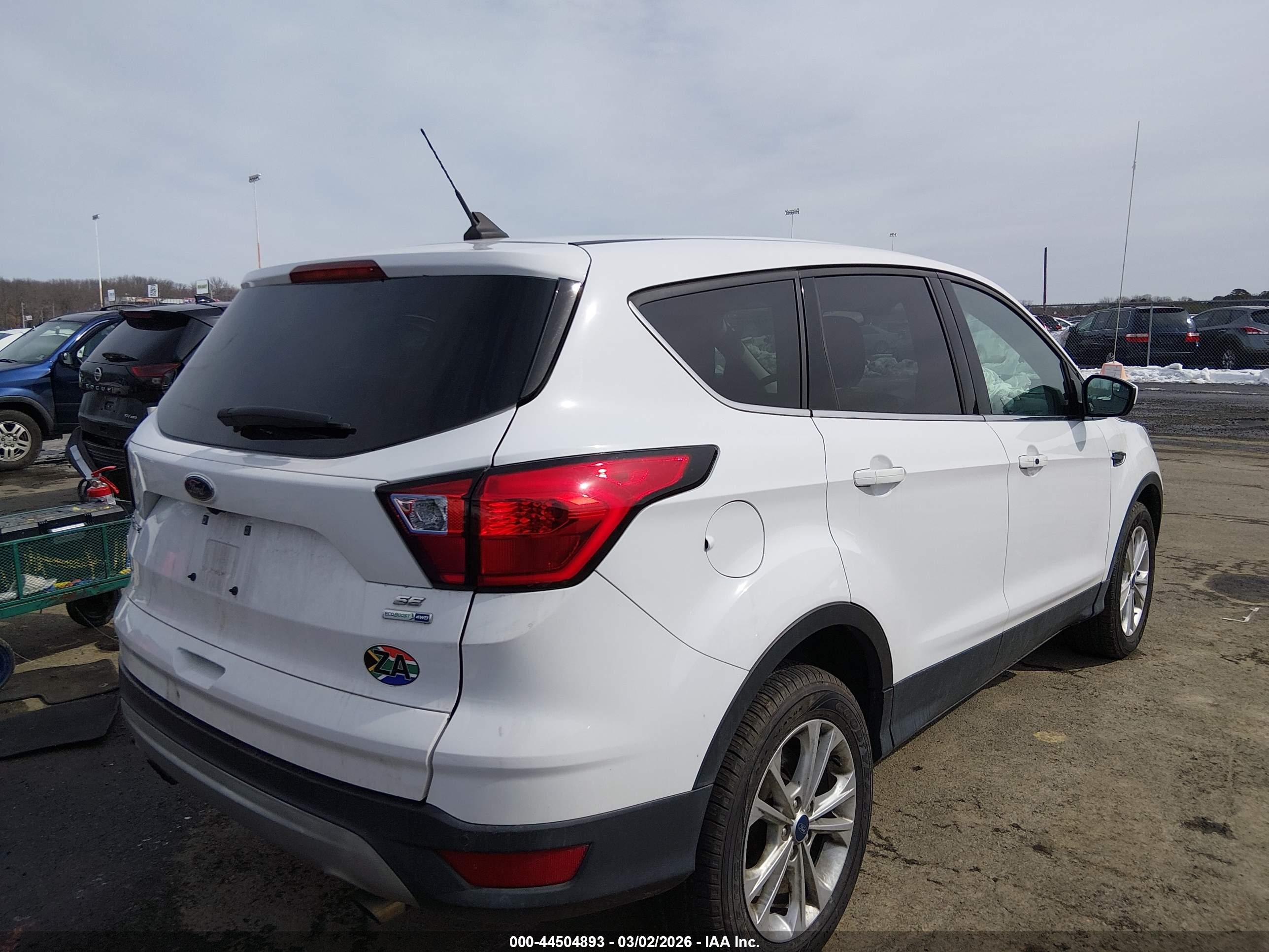 FORD ESCAPE image 4