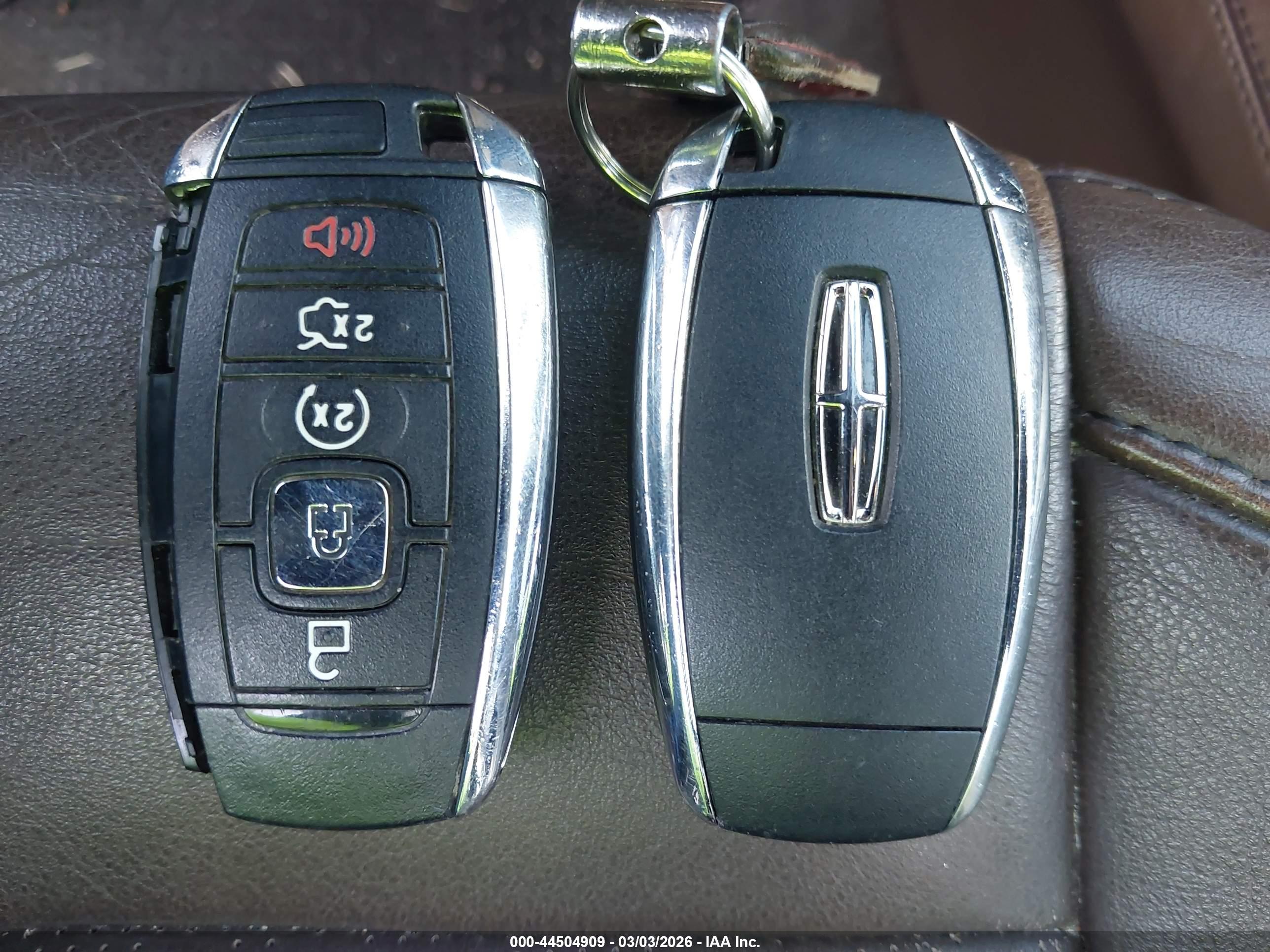 LINCOLN MKC image 11