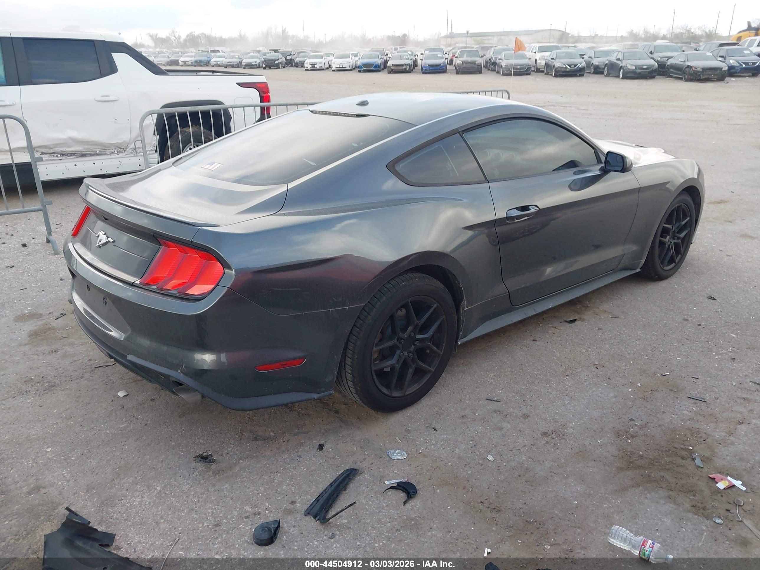FORD MUSTANG image 4