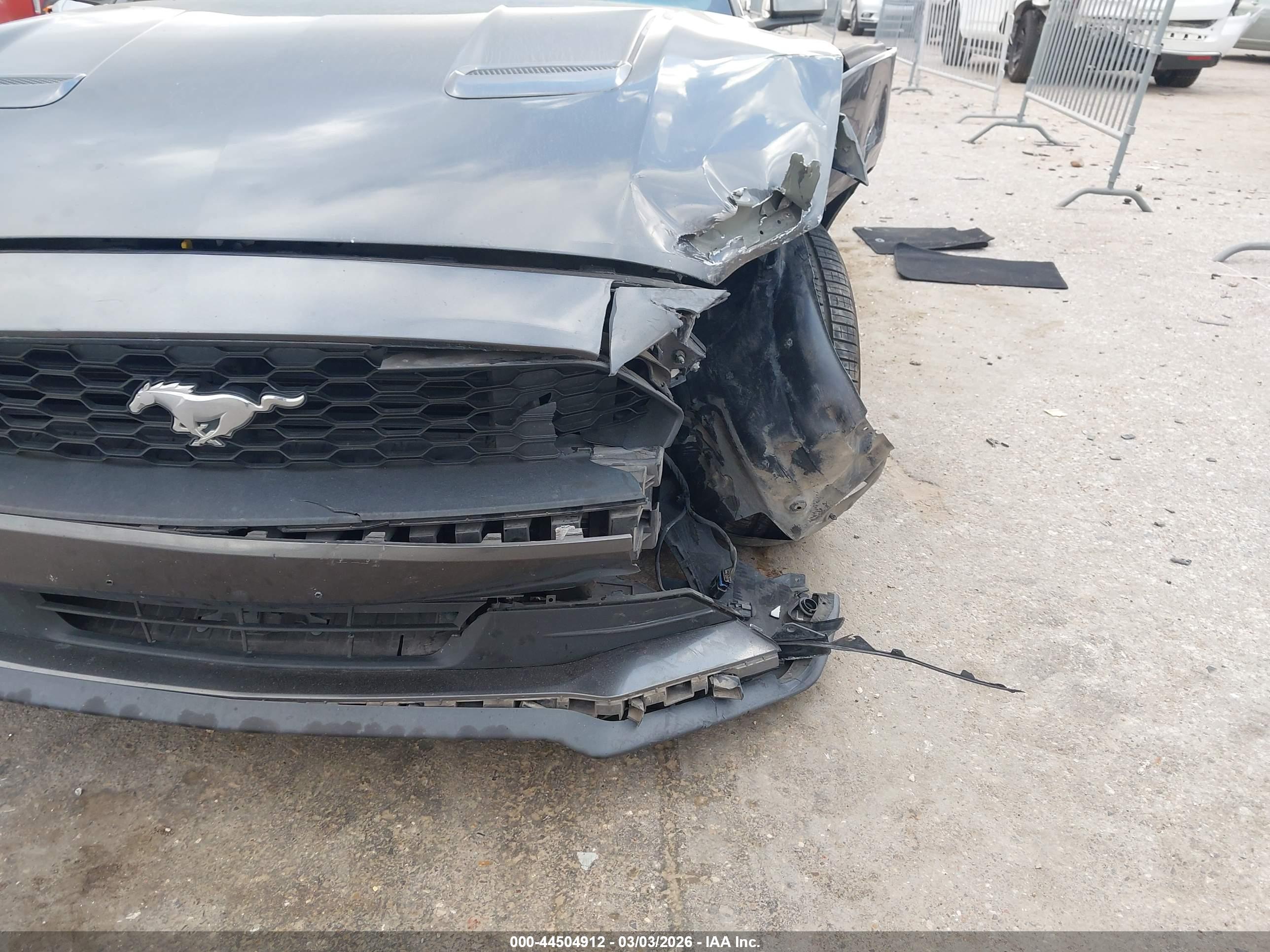 FORD MUSTANG image 6