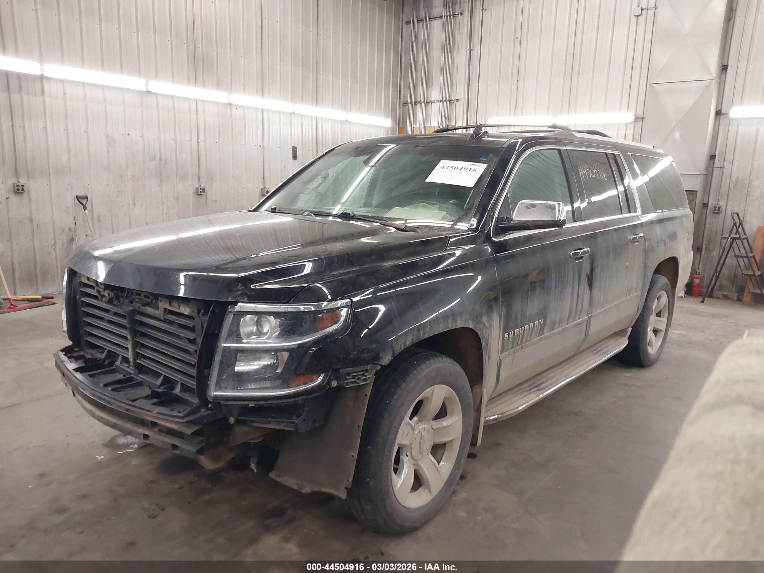 CHEVROLET SUBURBAN image 2
