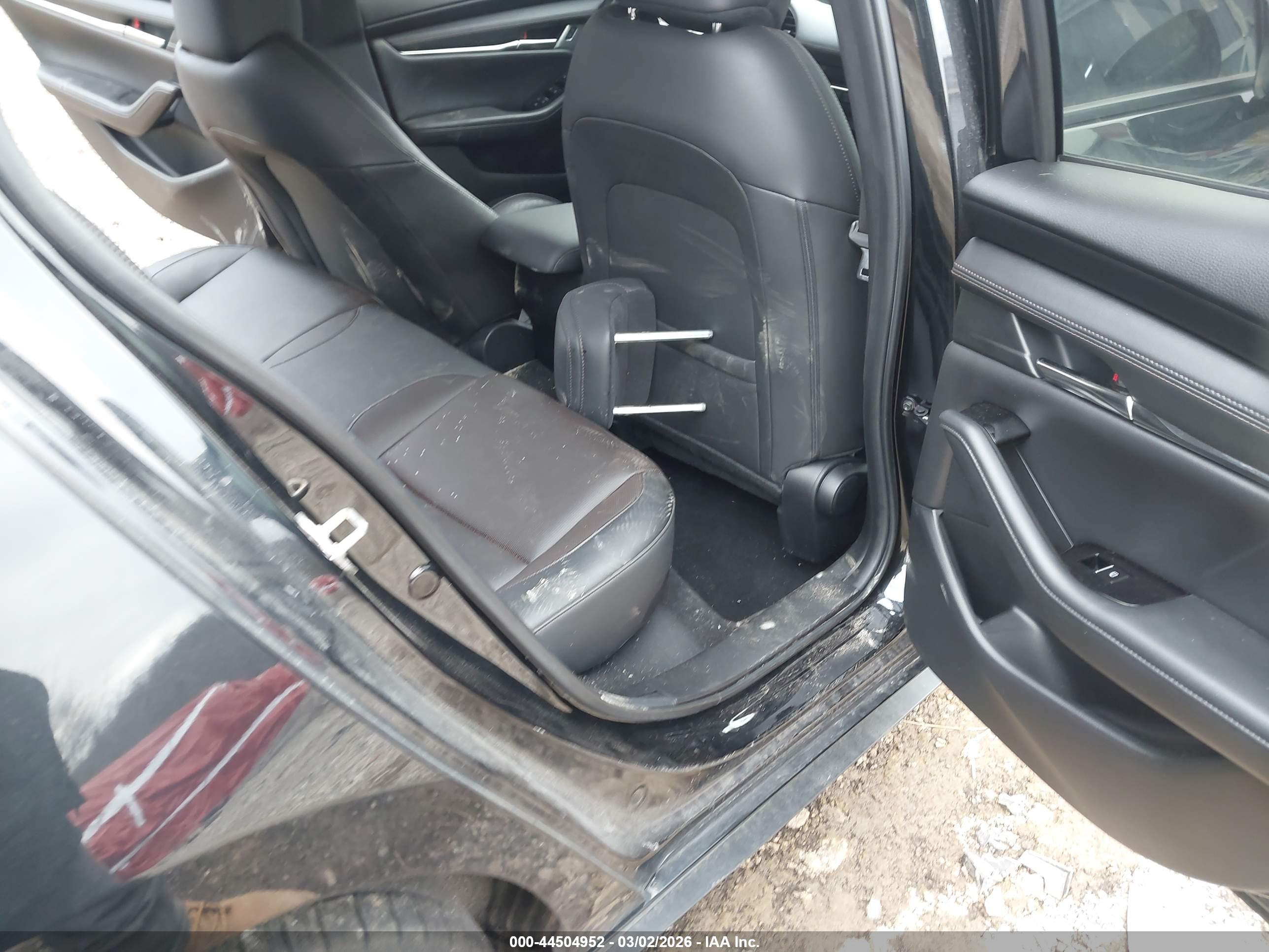 MAZDA MAZDA3 image 8