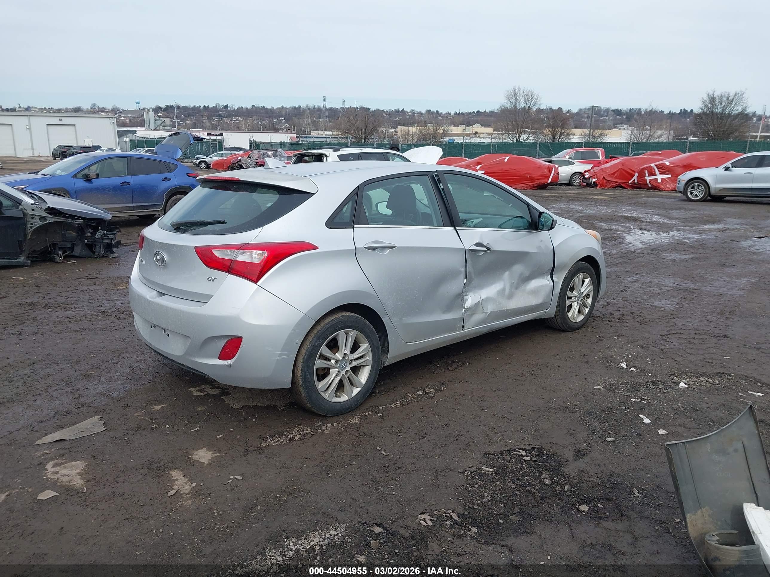 HYUNDAI ELANTRA image 4