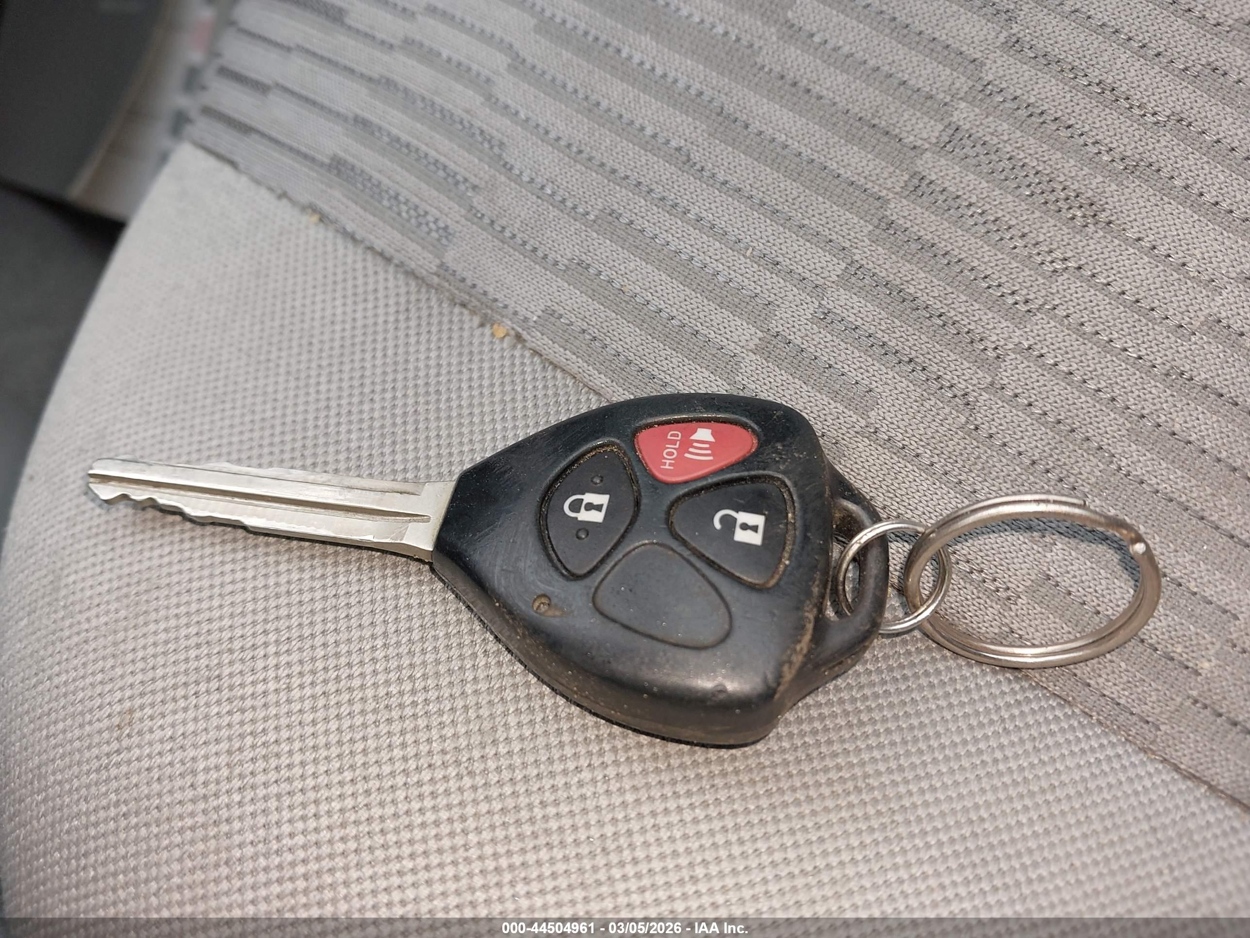 TOYOTA RAV4 image 11