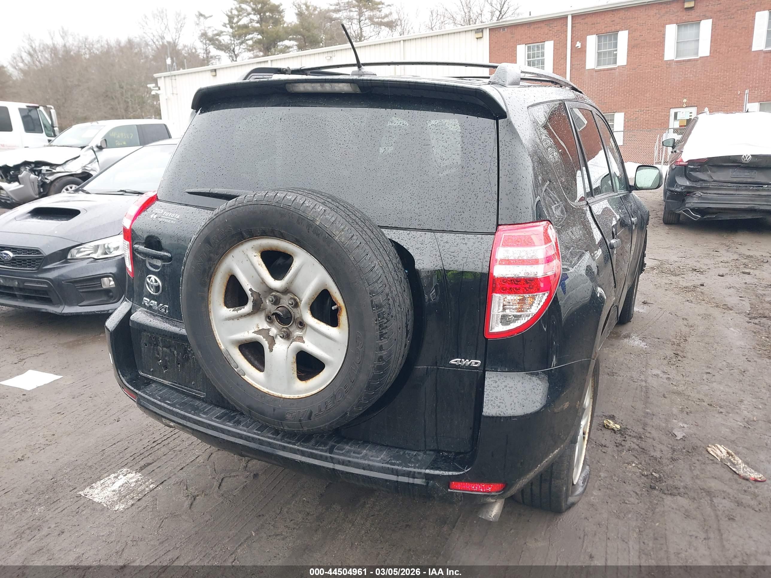 TOYOTA RAV4 image 4