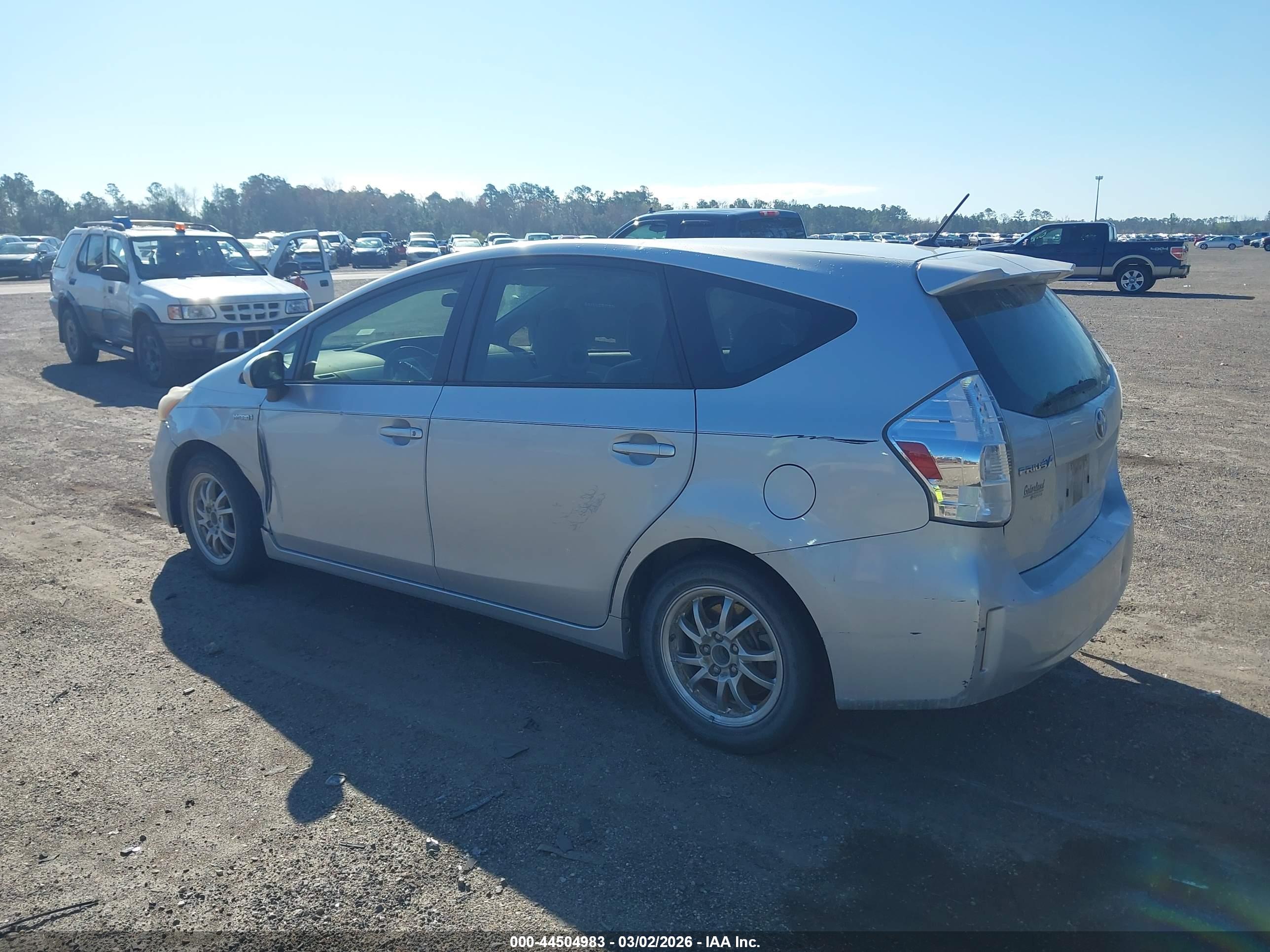 TOYOTA PRIUS image 3