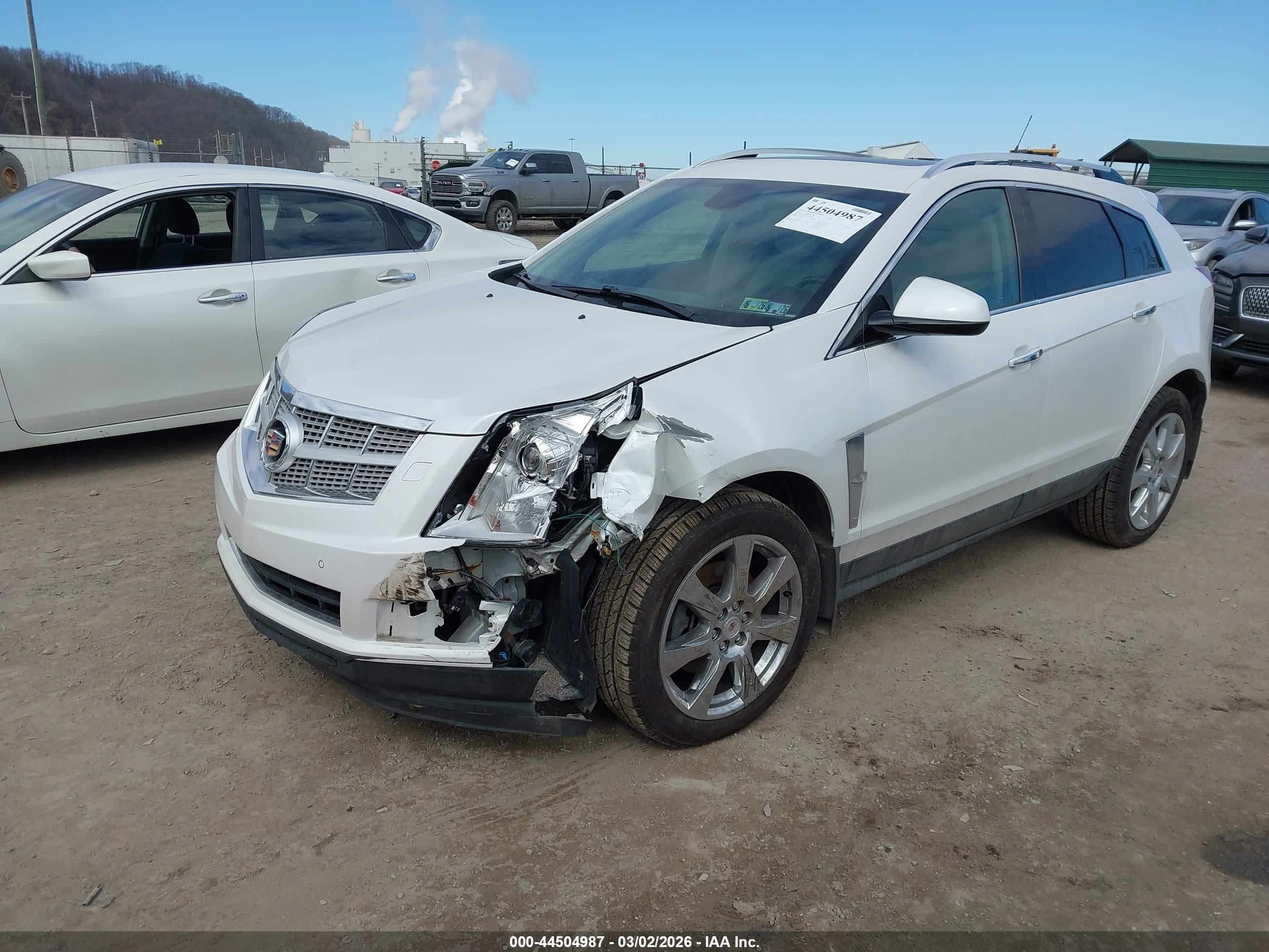 CADILLAC SRX image 2