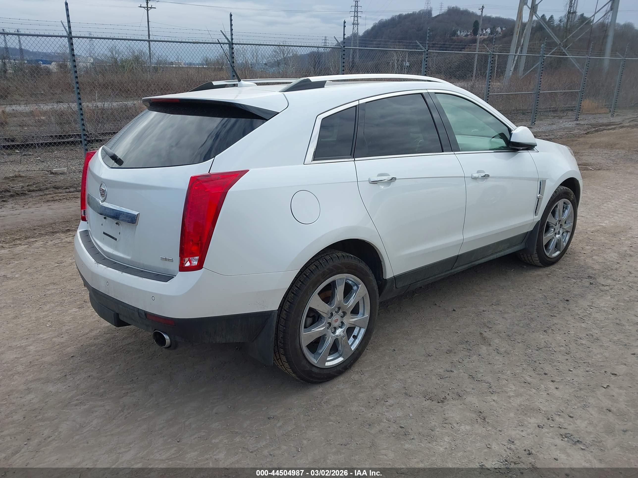 CADILLAC SRX image 4
