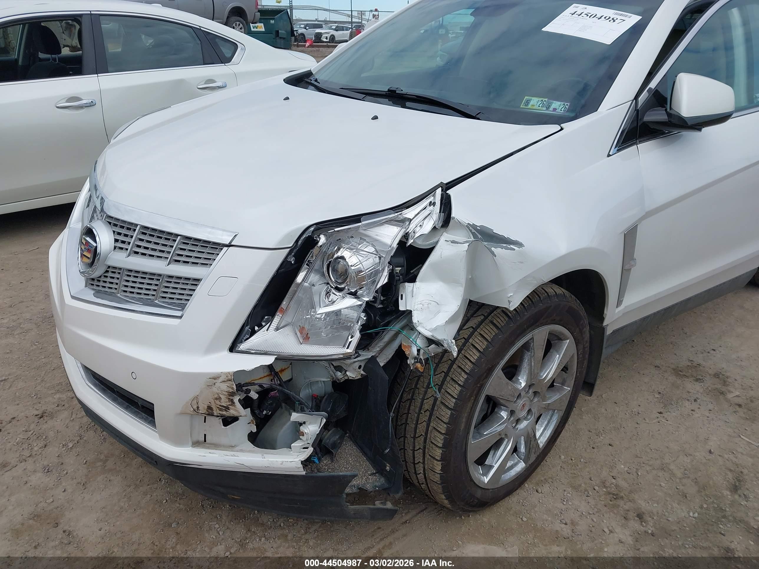 CADILLAC SRX image 6