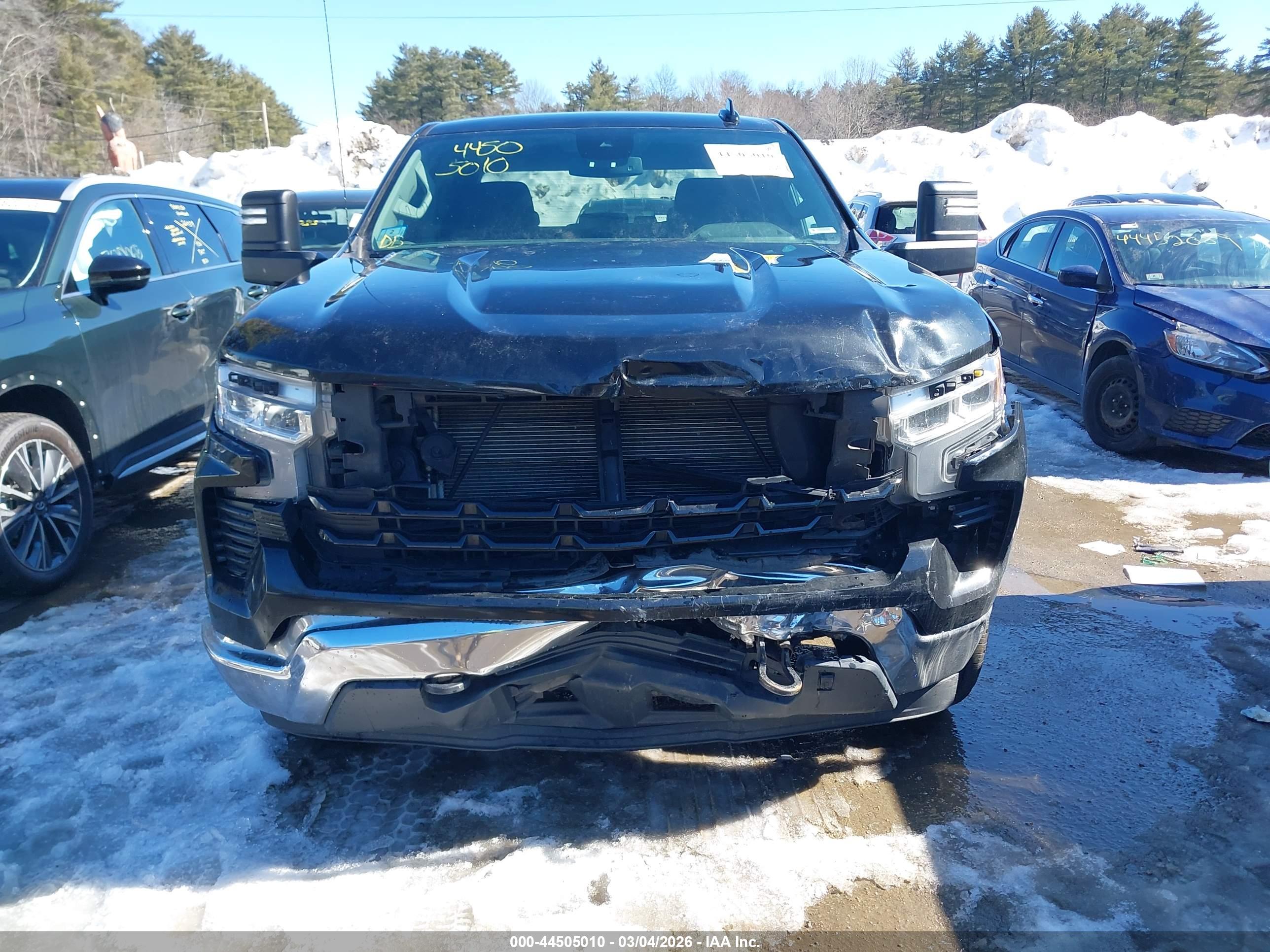 CHEVROLET SILVERADO image 6