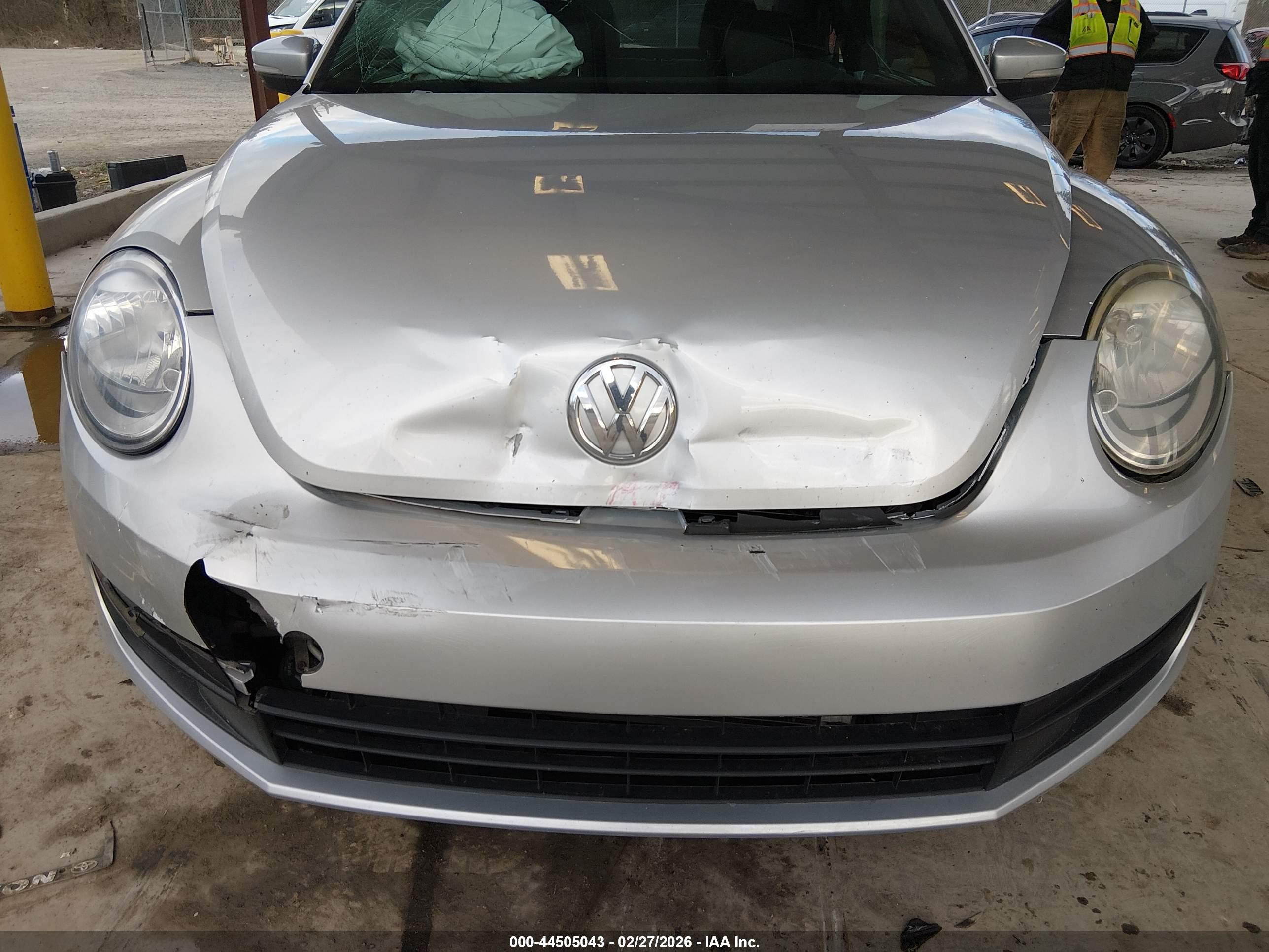 VOLKSWAGEN BEETLE image 6