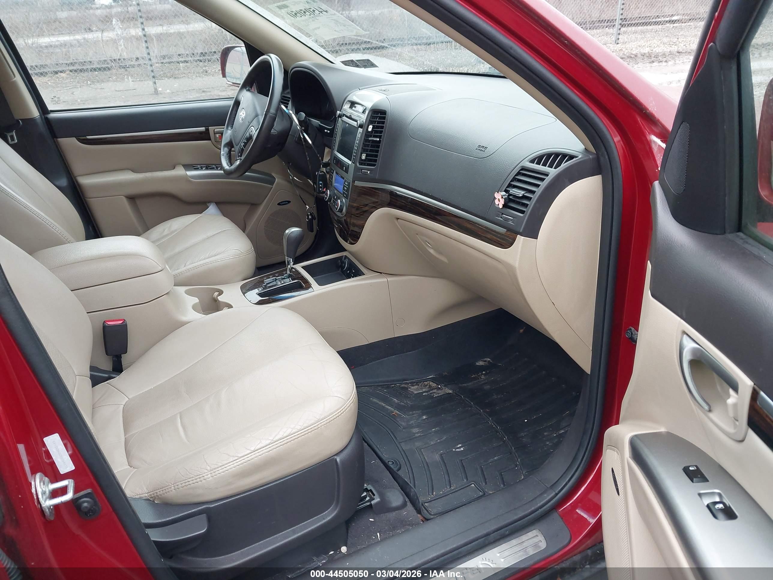 HYUNDAI SANTA image 5
