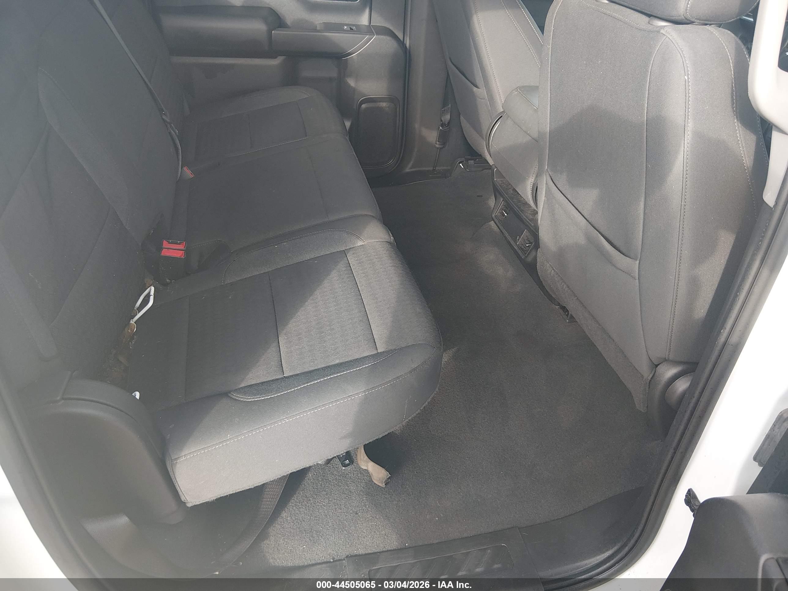CHEVROLET SILVERADO image 8