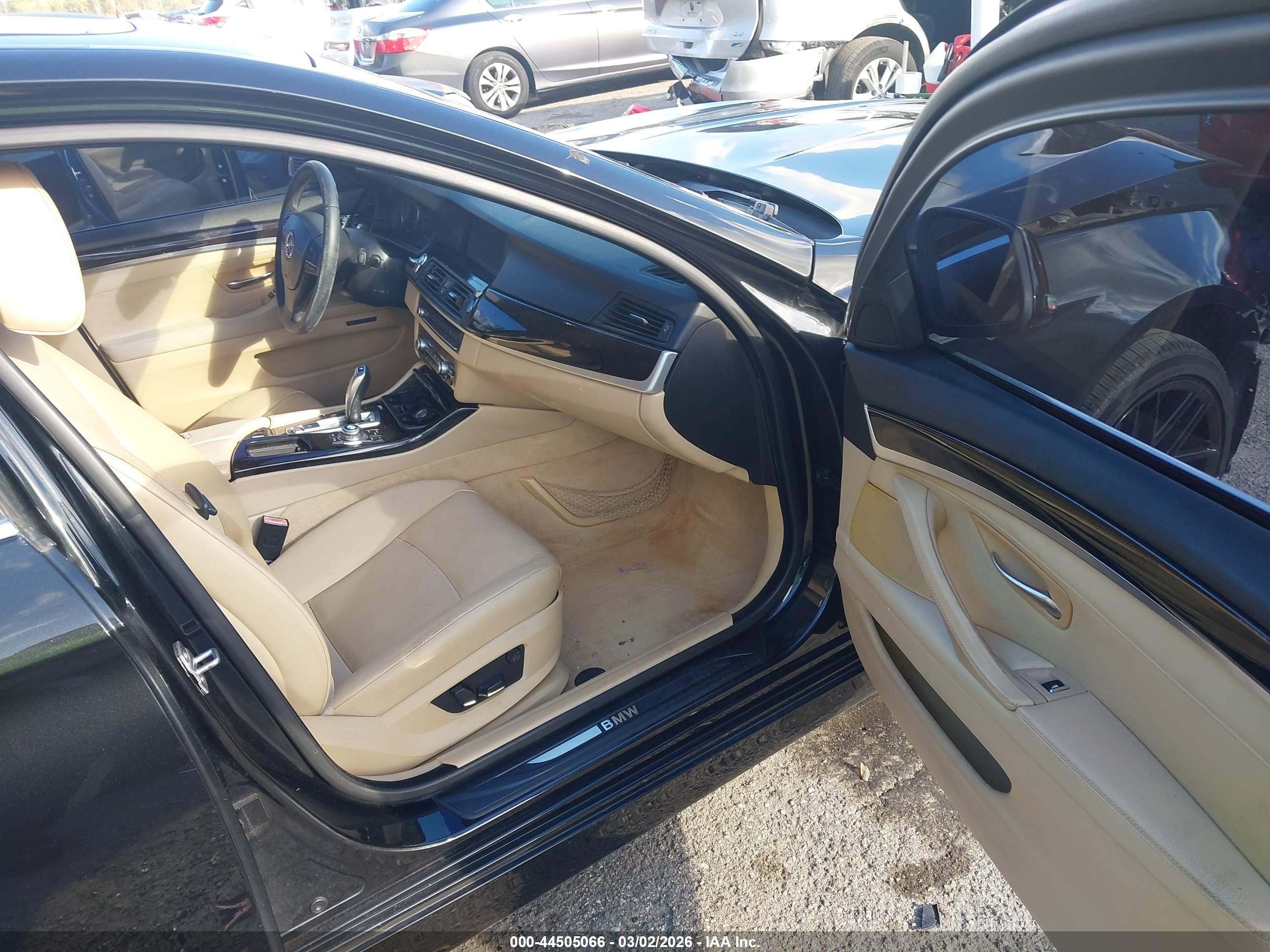 BMW 528I image 5