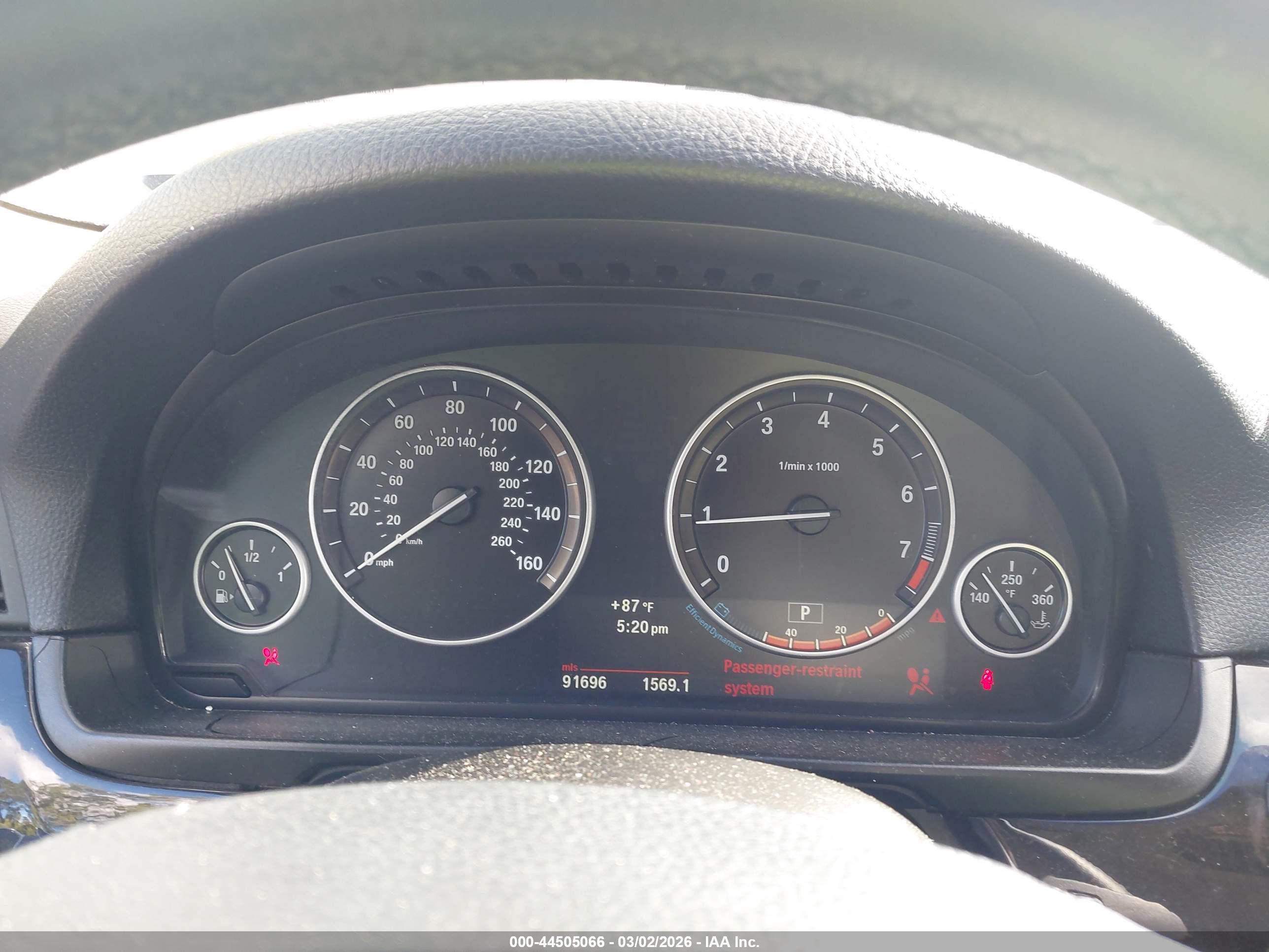 BMW 528I image 7