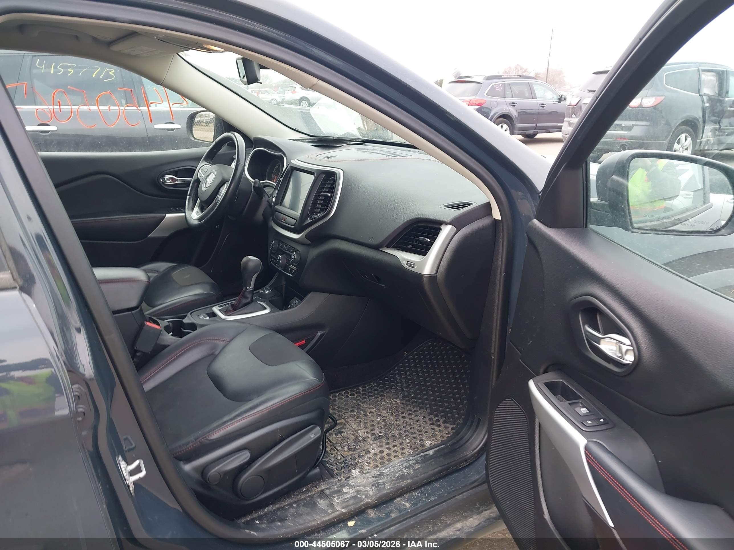 JEEP CHEROKEE image 5