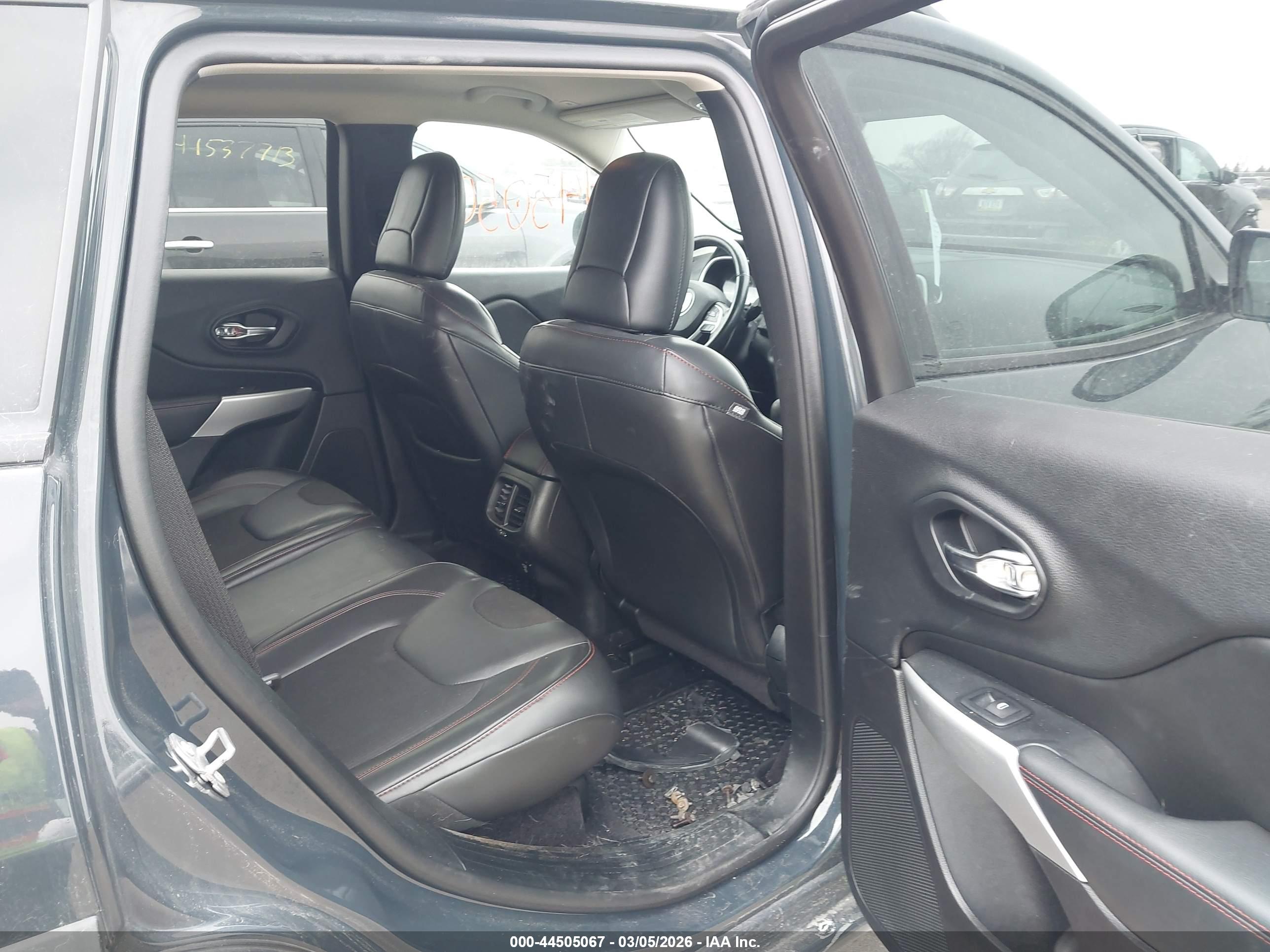 JEEP CHEROKEE image 8
