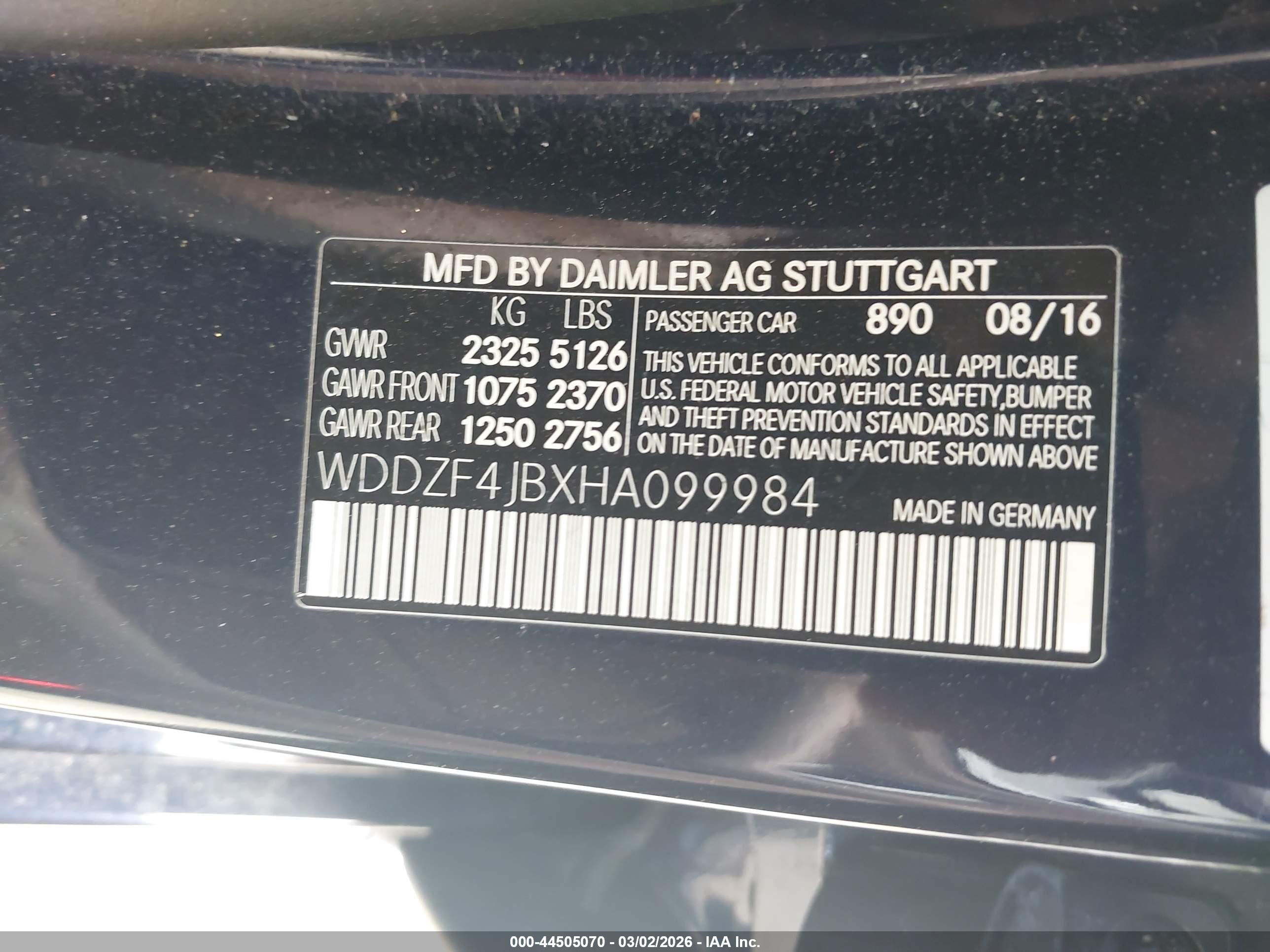 MERCEDES-BENZ E image 9