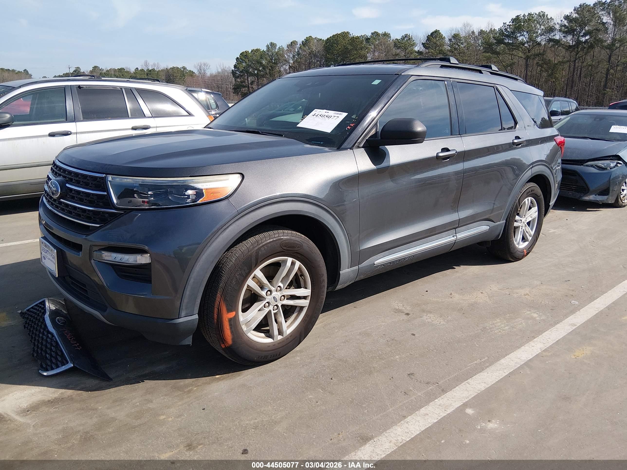 FORD EXPLORER image 2