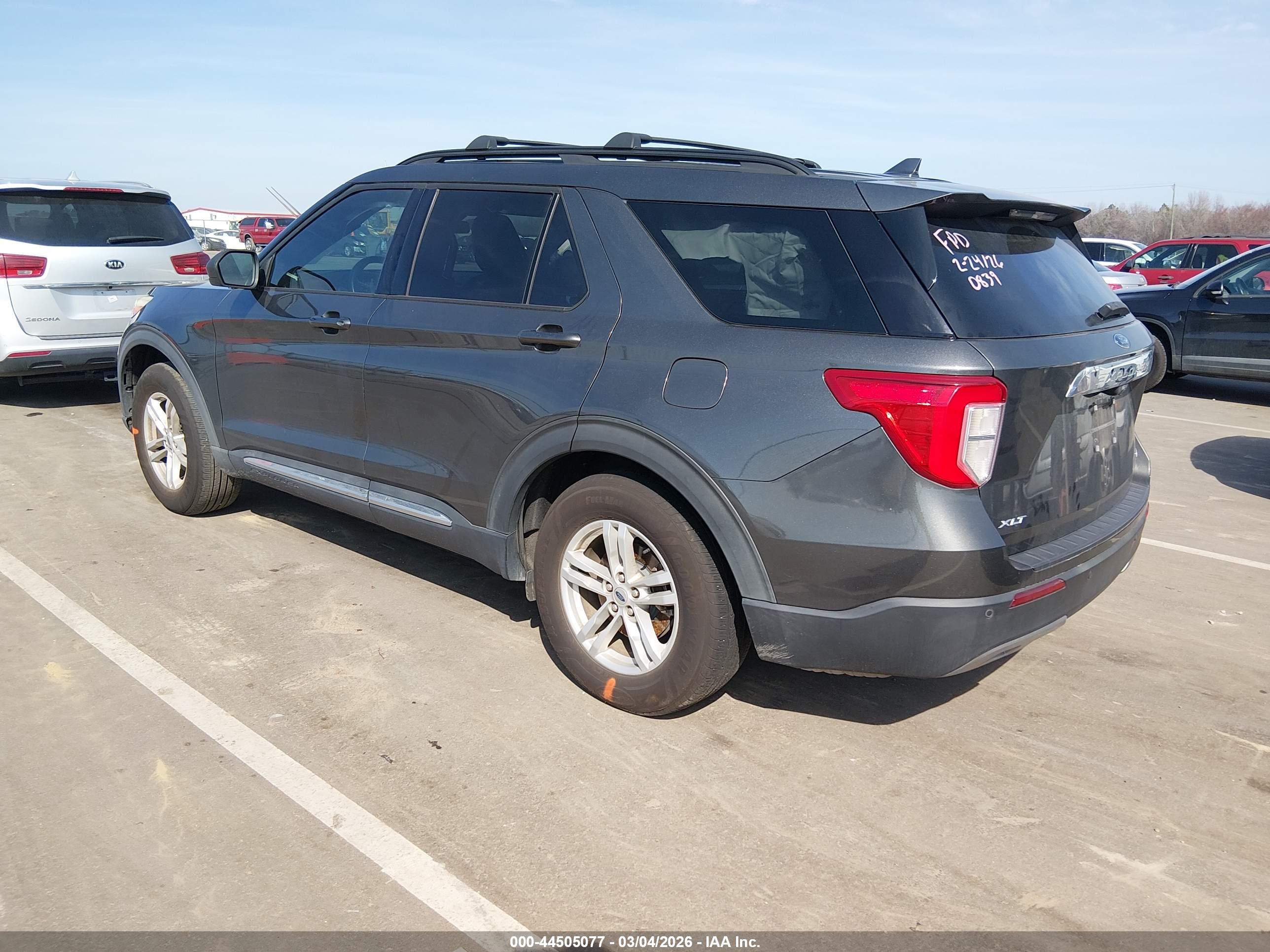 FORD EXPLORER image 3