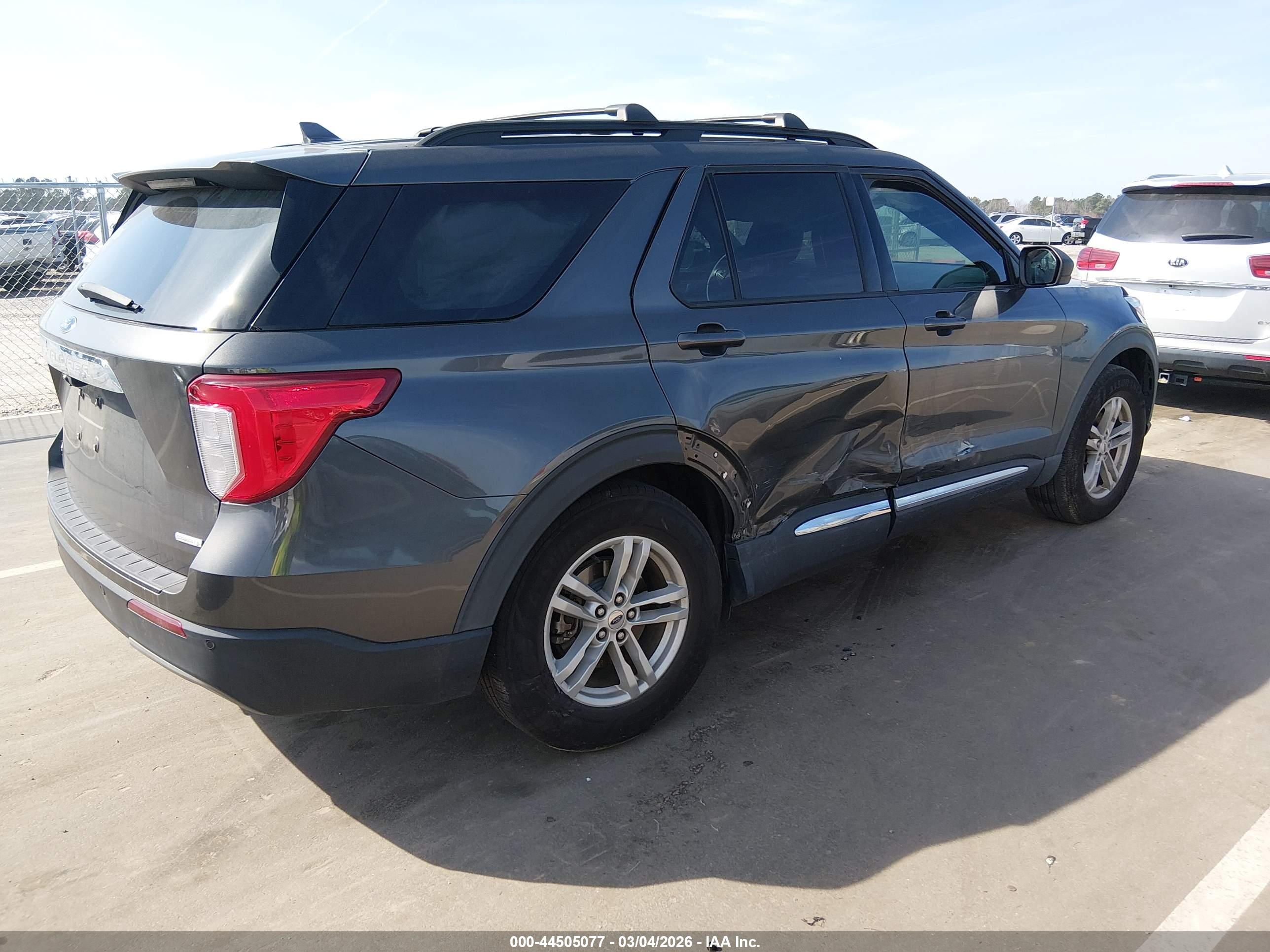 FORD EXPLORER image 4