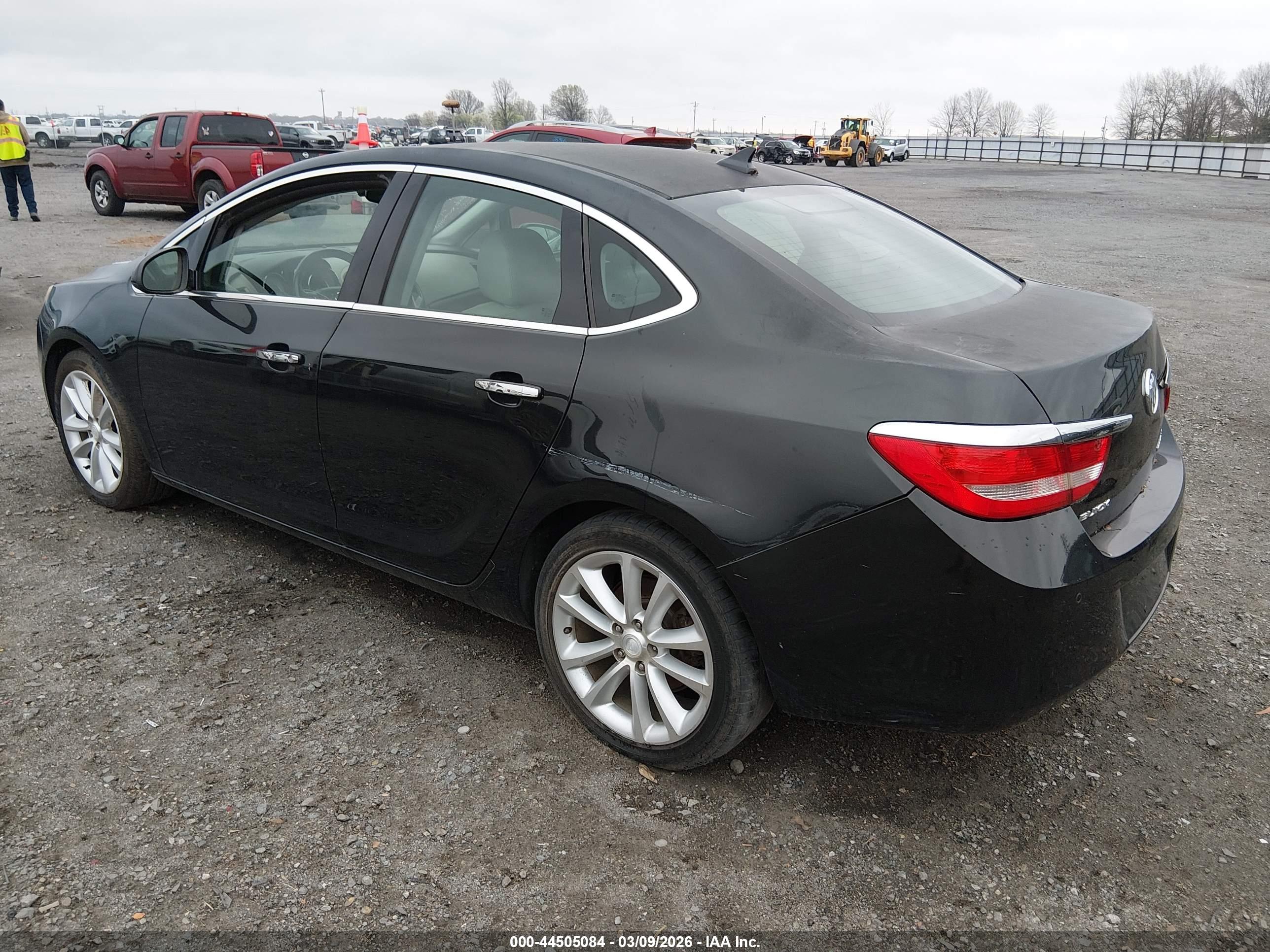 BUICK VERANO image 3