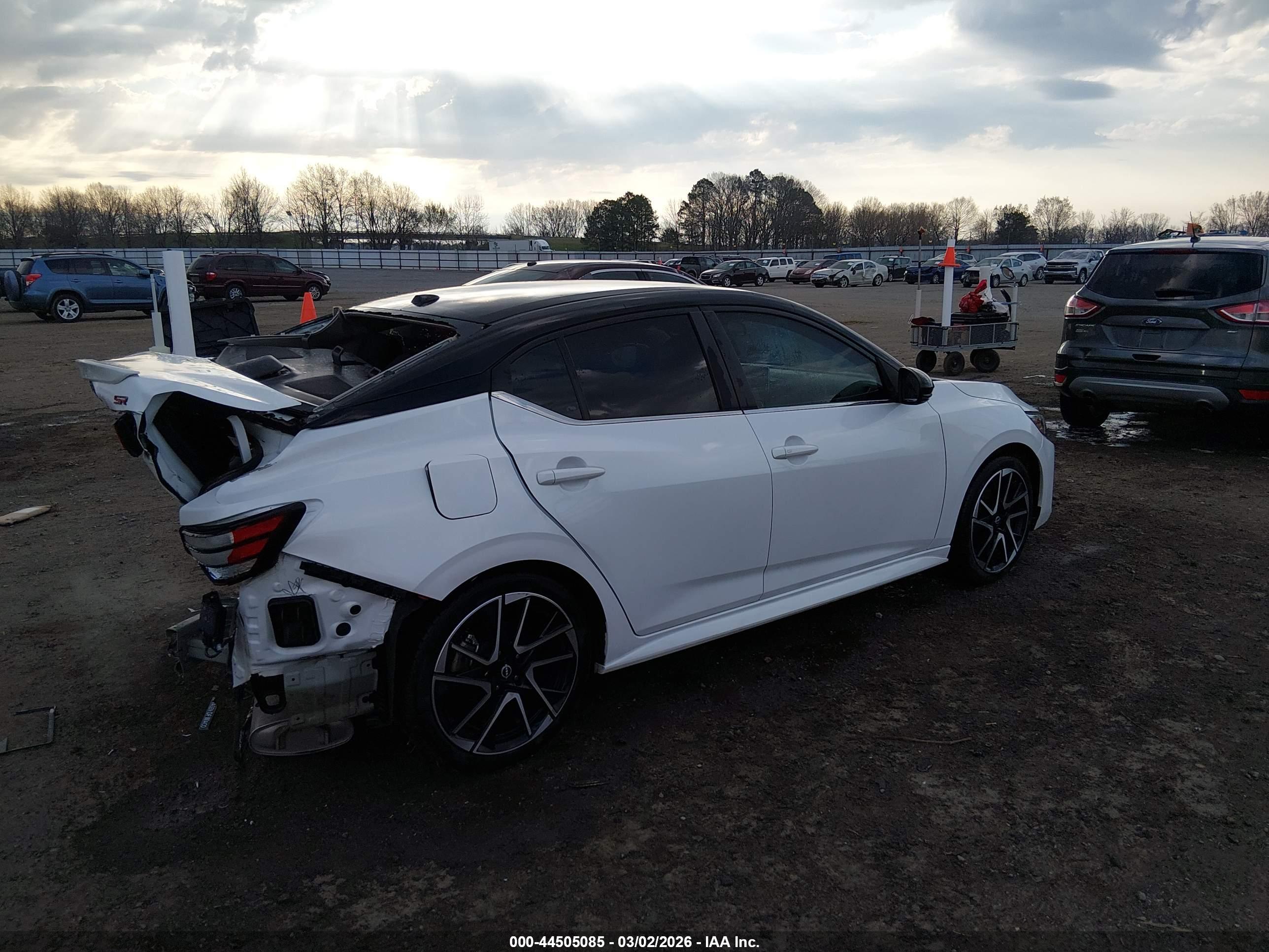 NISSAN SENTRA image 4