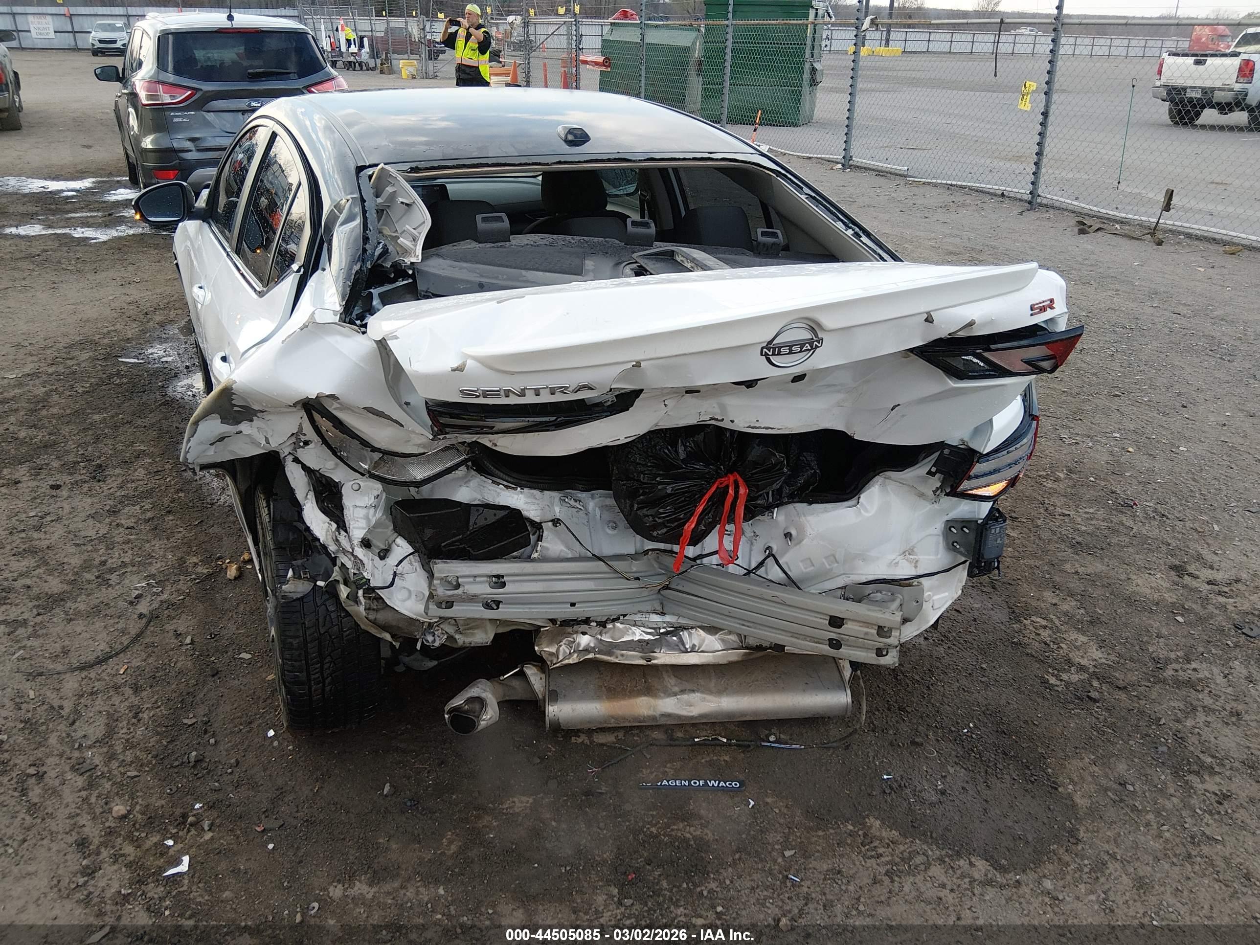 NISSAN SENTRA image 6