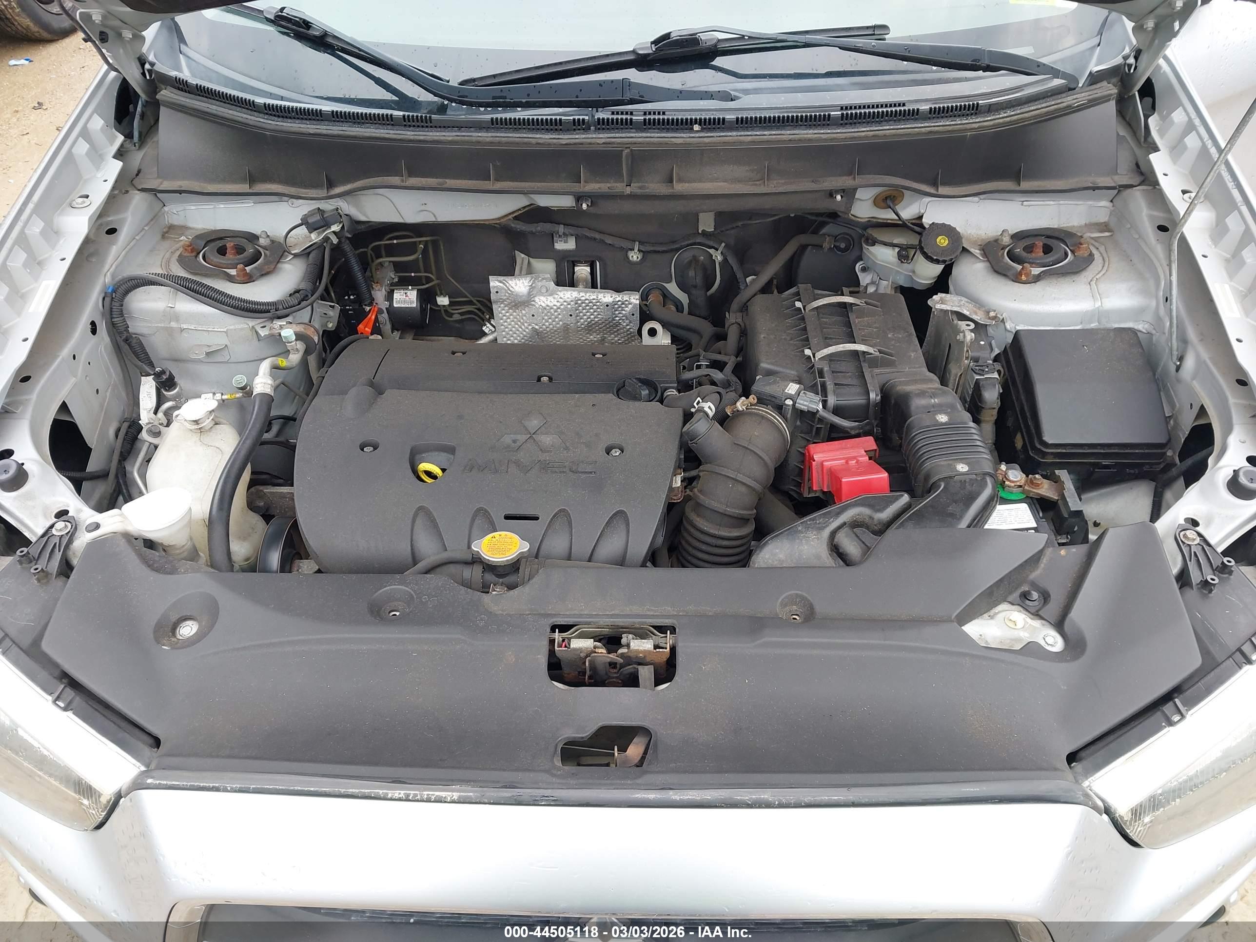 MITSUBISHI OUTLANDER image 10