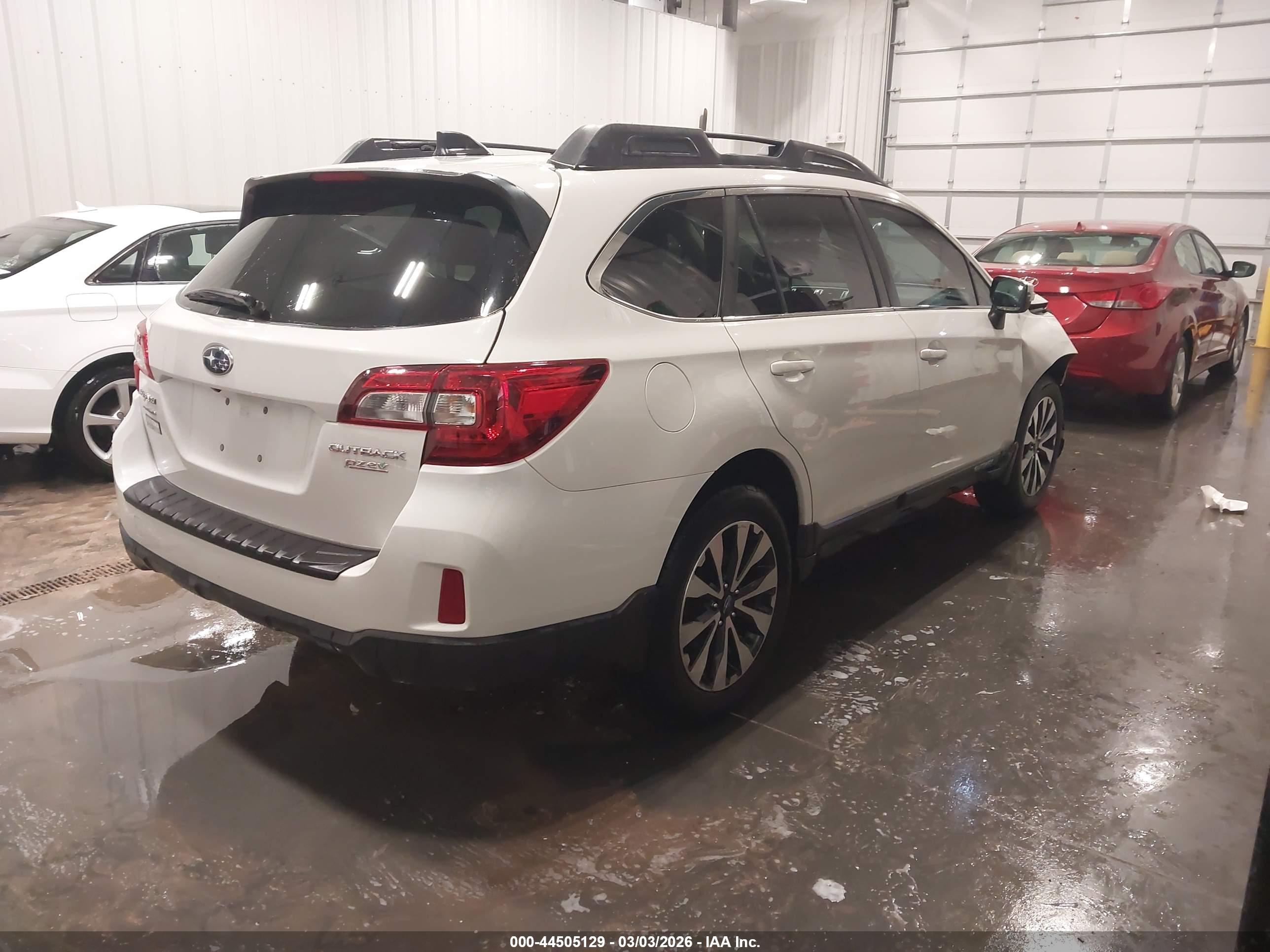 SUBARU OUTBACK image 4