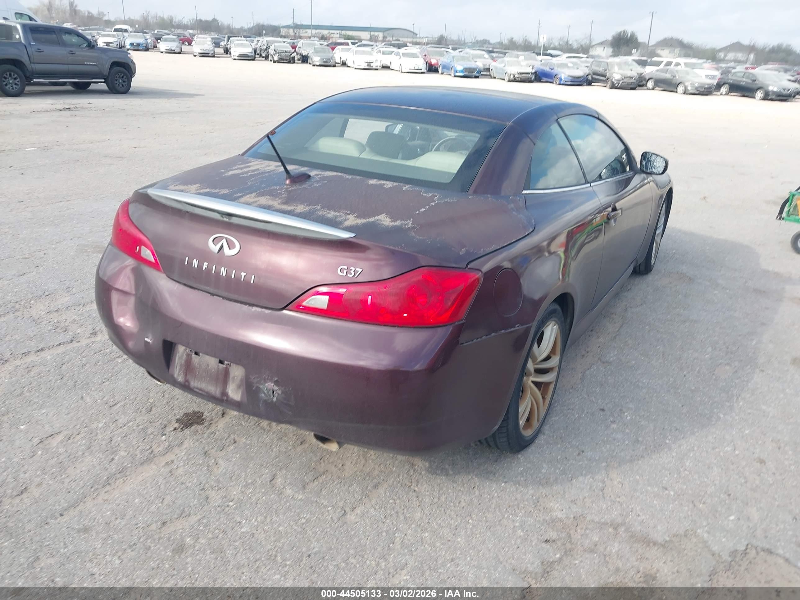 INFINITI G37 image 4