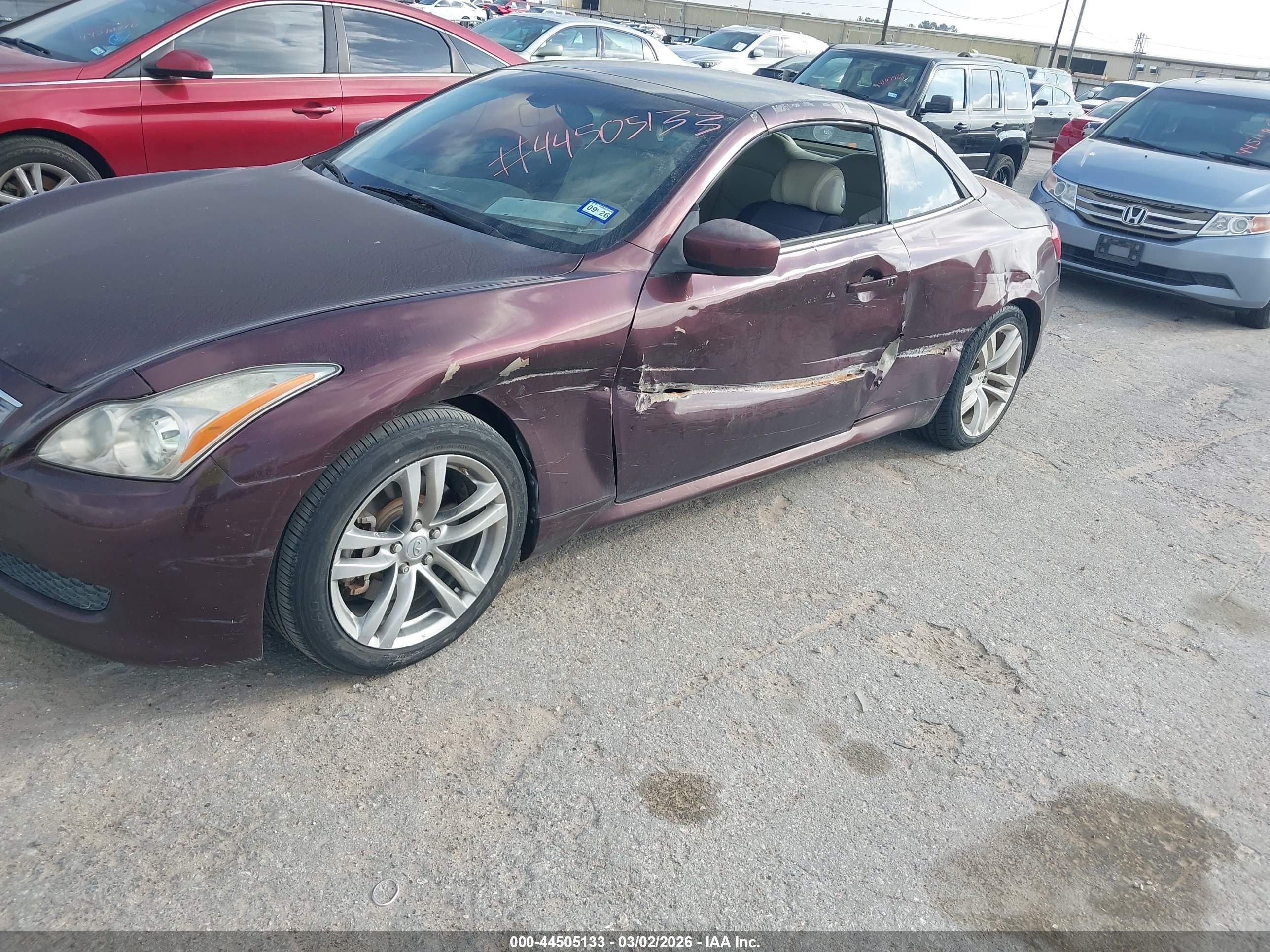 INFINITI G37 image 6
