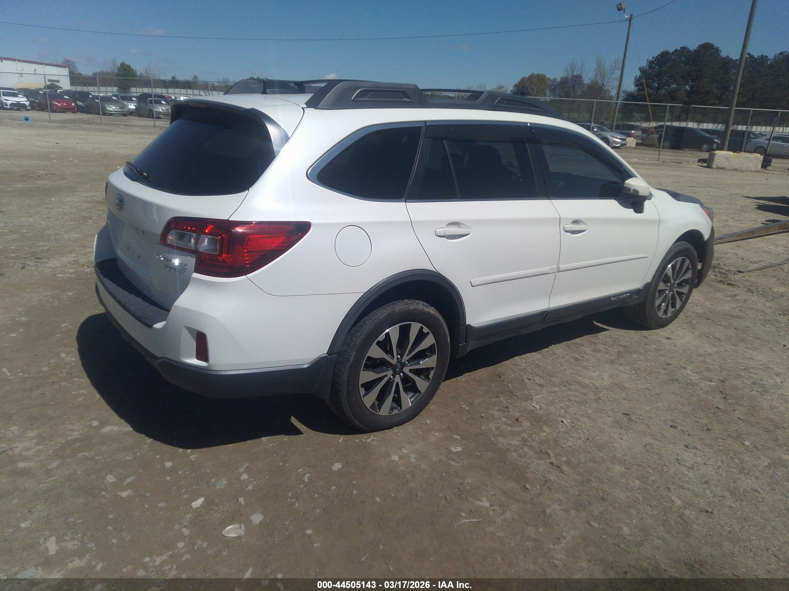 SUBARU OUTBACK image 4