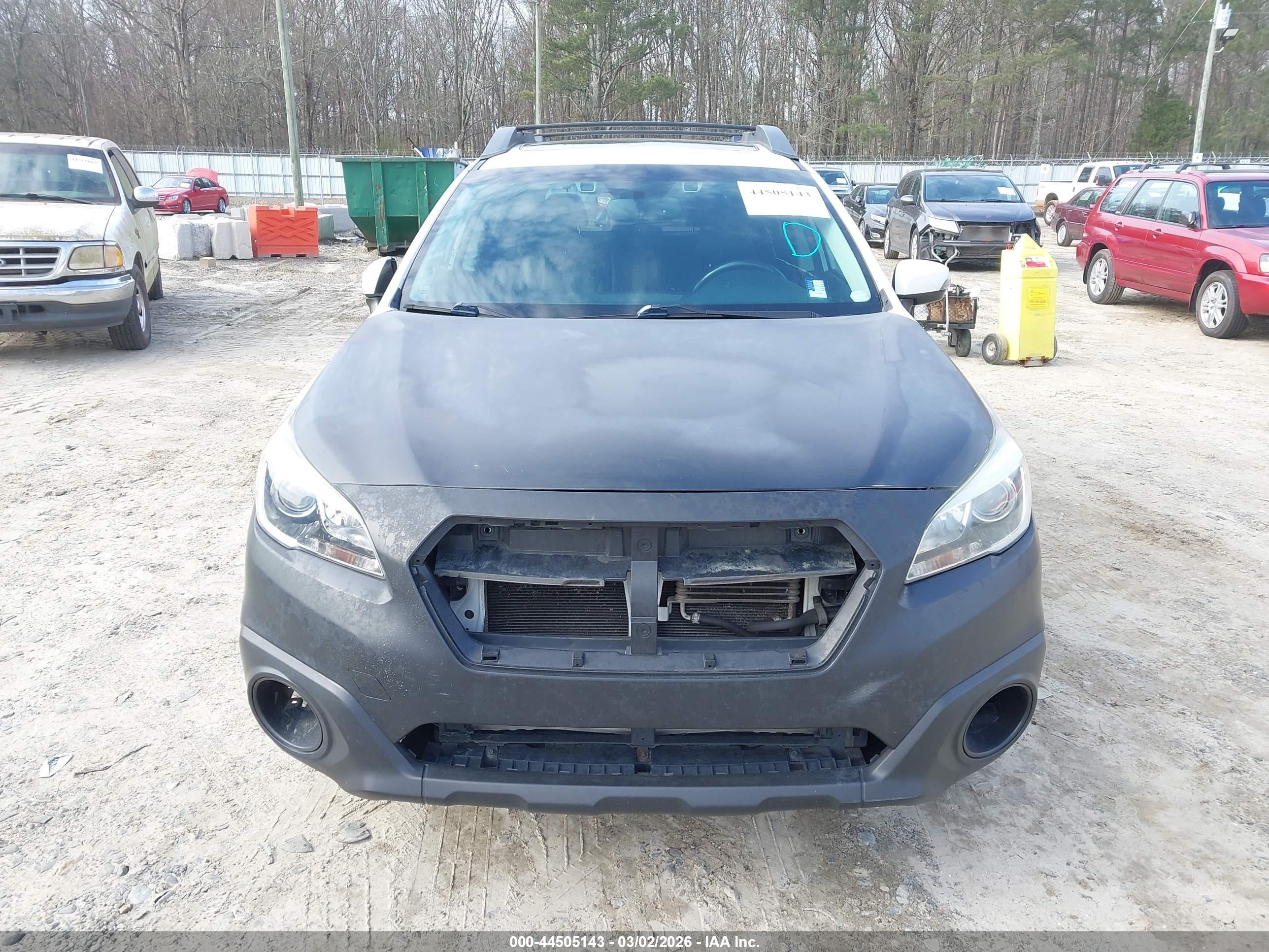 SUBARU OUTBACK image 6