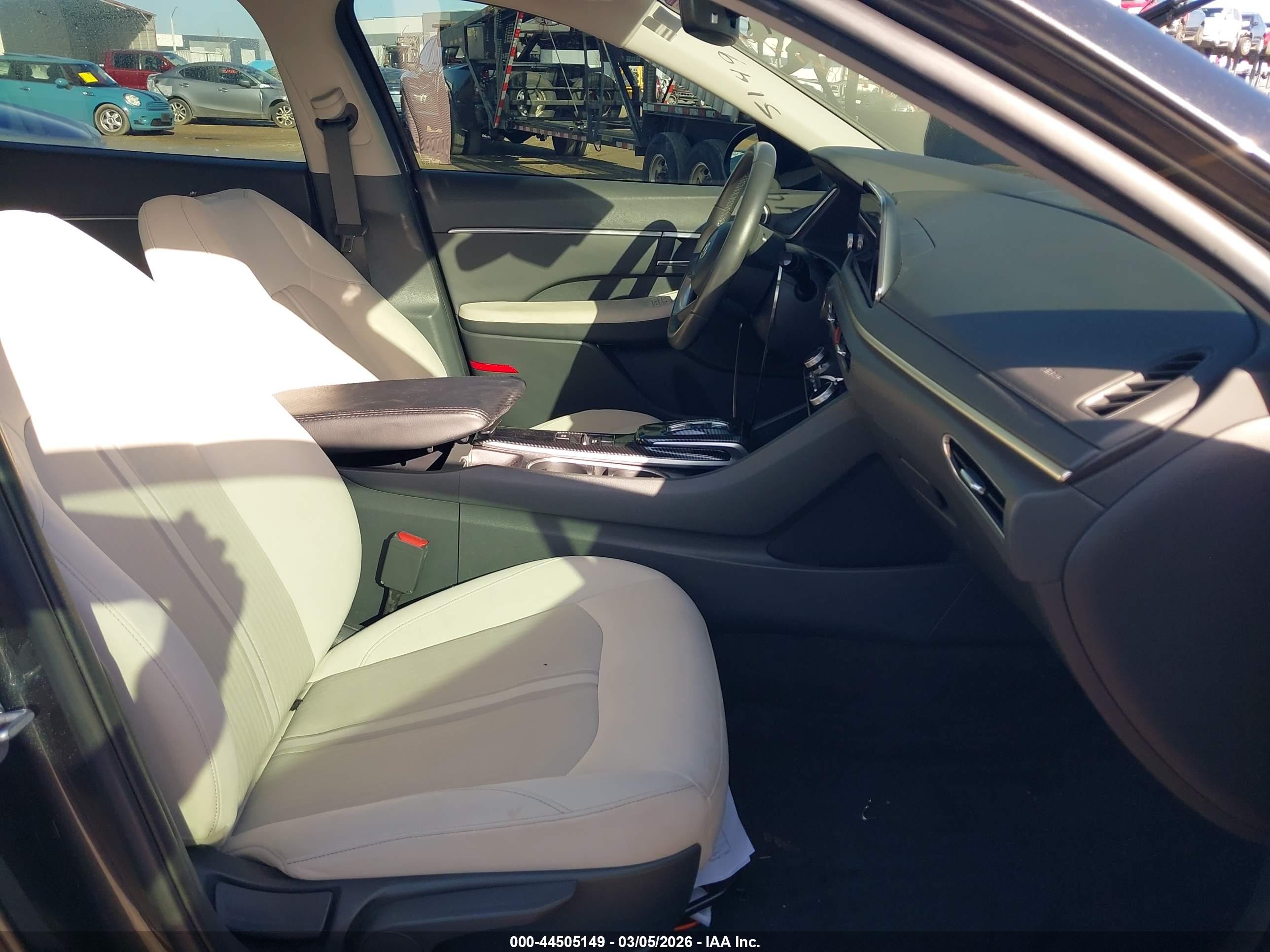 HYUNDAI SONATA image 5