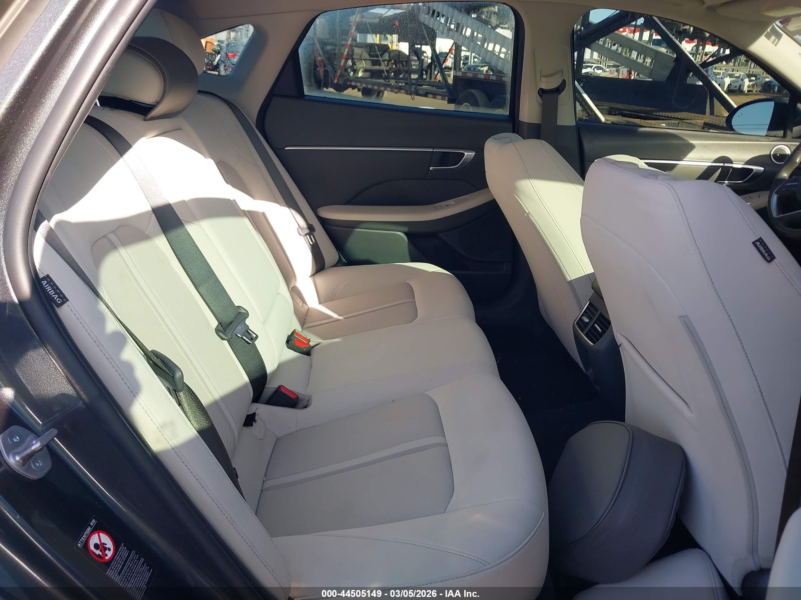 HYUNDAI SONATA image 8