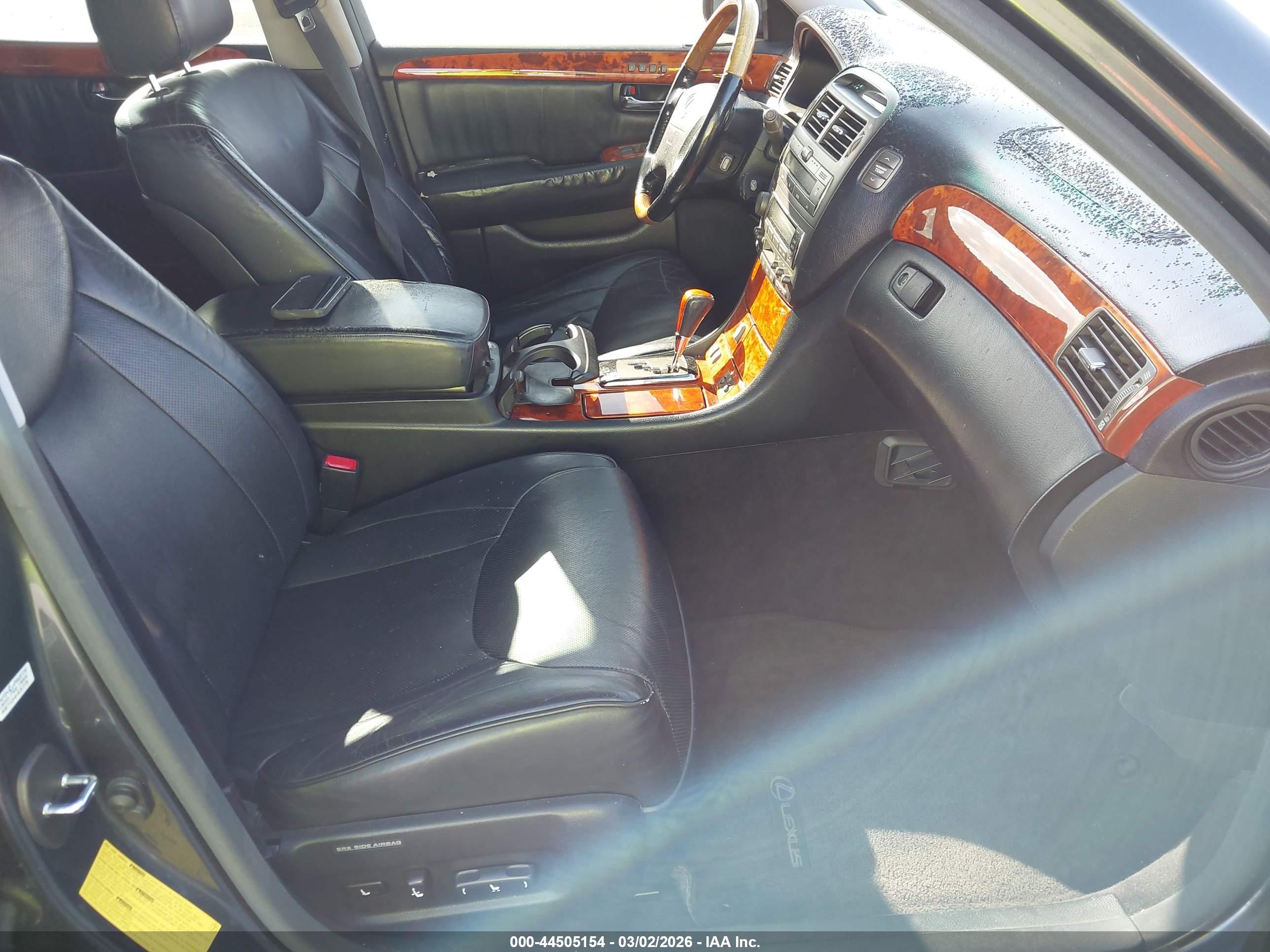 LEXUS LS image 5