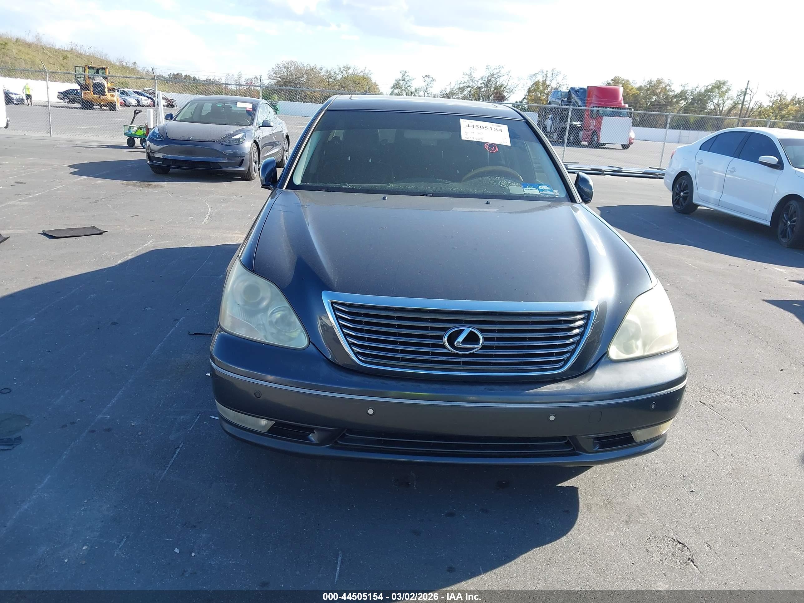 LEXUS LS image 6