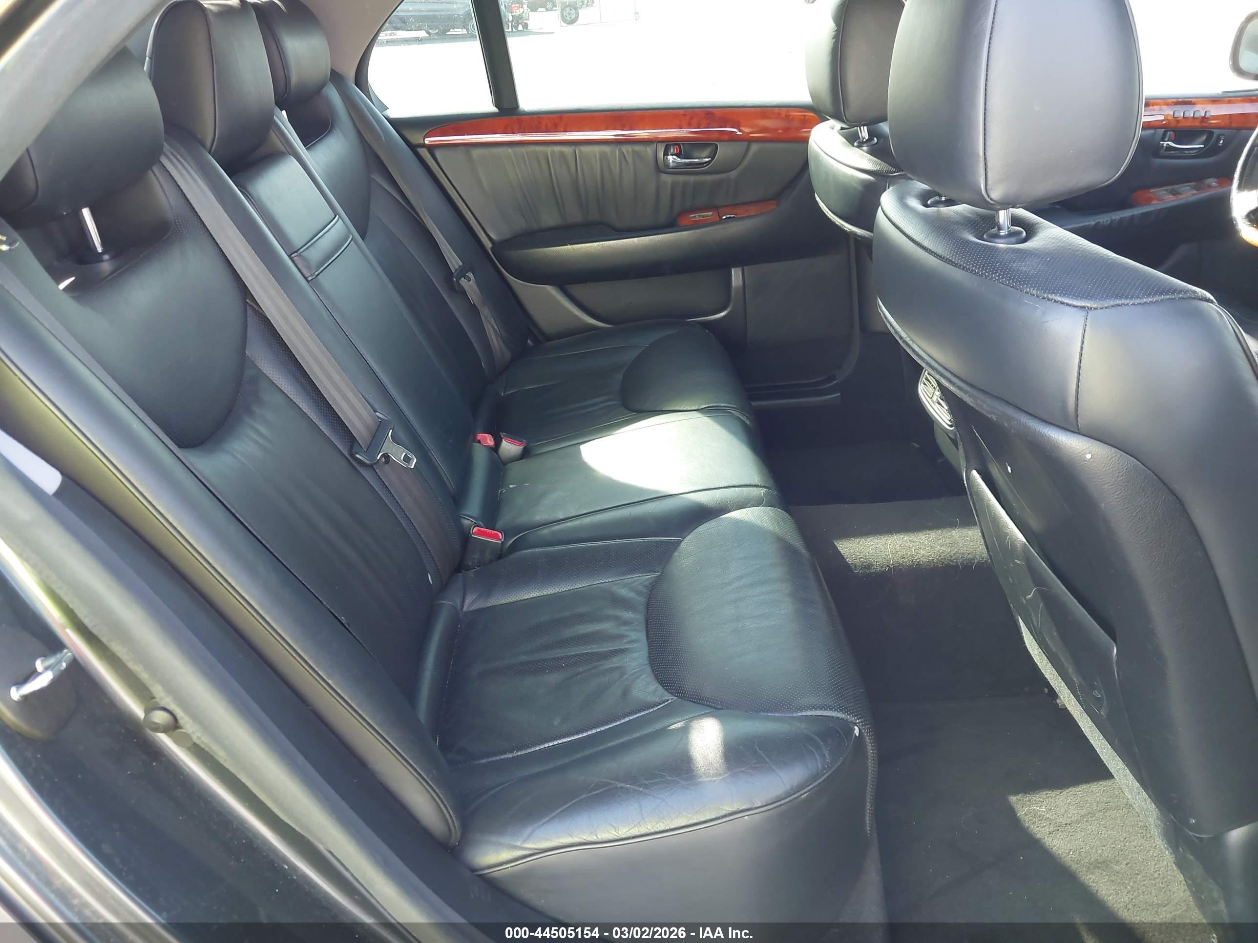 LEXUS LS image 8