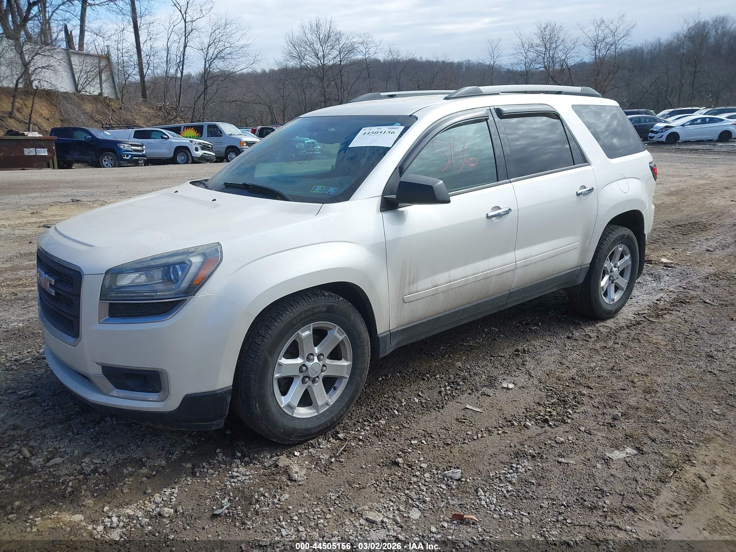 GMC ACADIA image 2